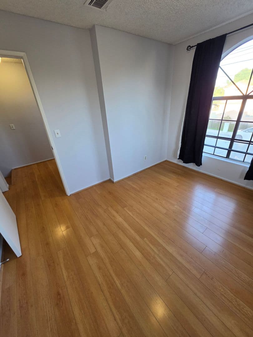 SAN GABRIEL Apartment: 927 S. CHARLOTTE AVE.
