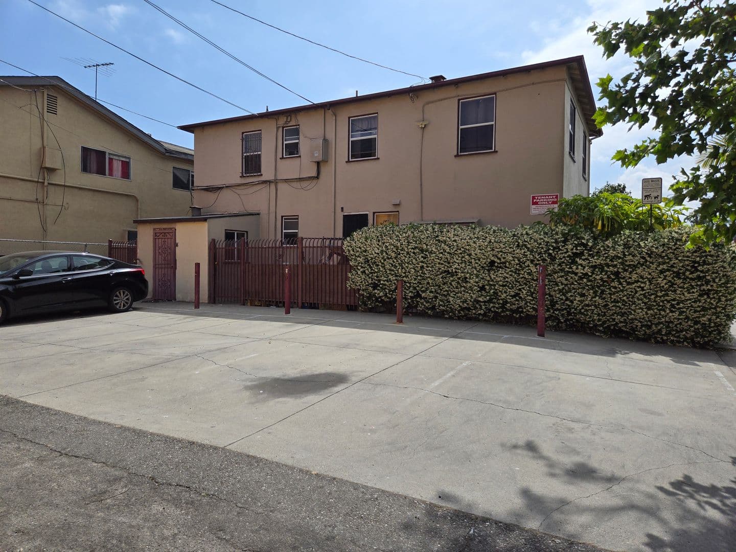 LONG BEACH Apartment: 2290 LOCUST AVE.