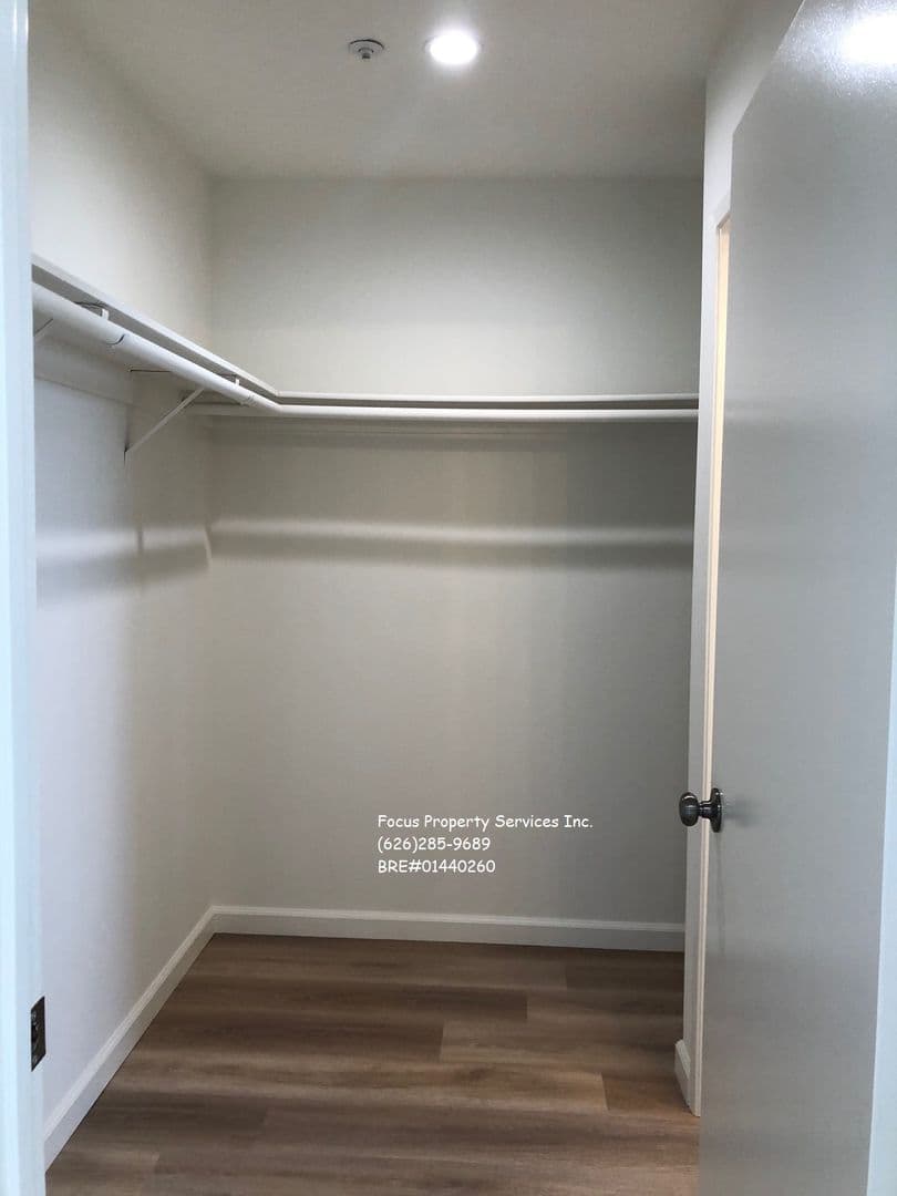 GLENDALE Apartment: 604 W. MILFORD ST.