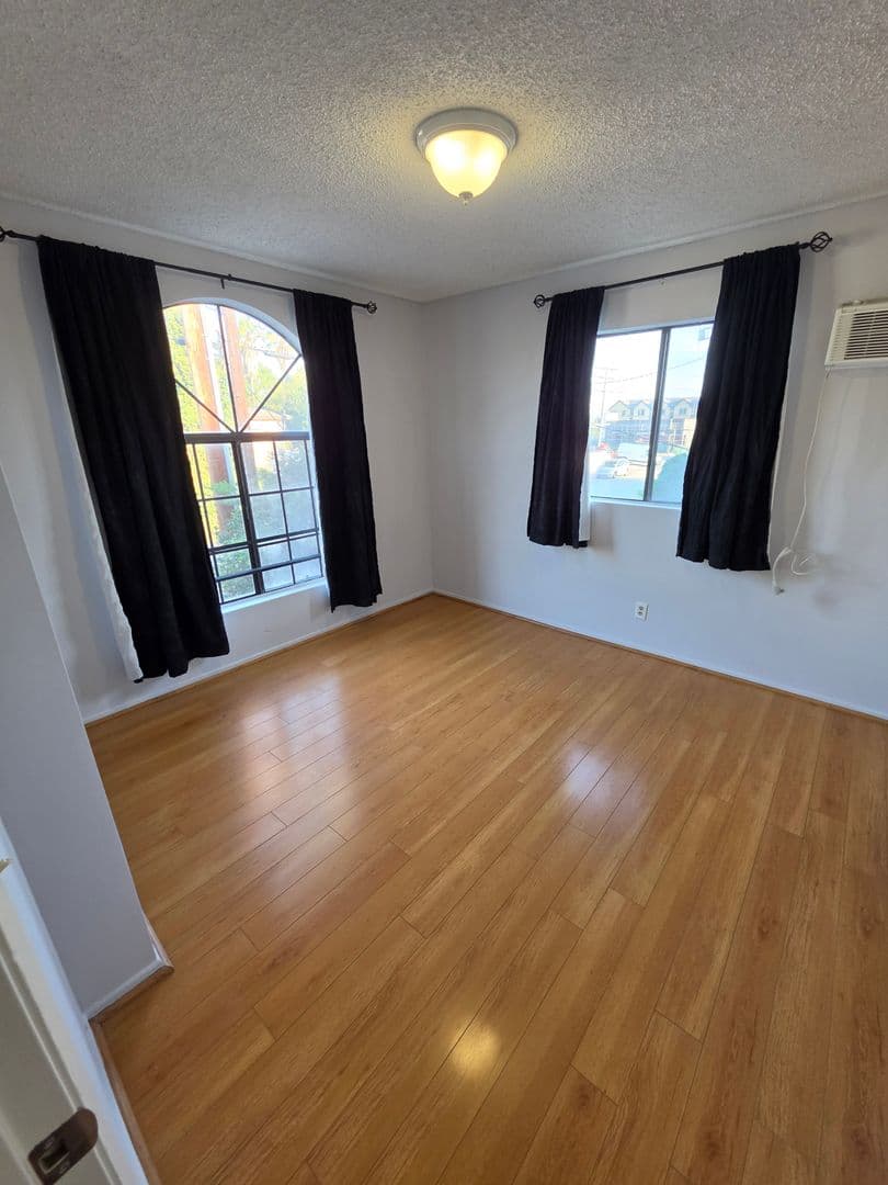 SAN GABRIEL Apartment: 927 S. CHARLOTTE AVE.