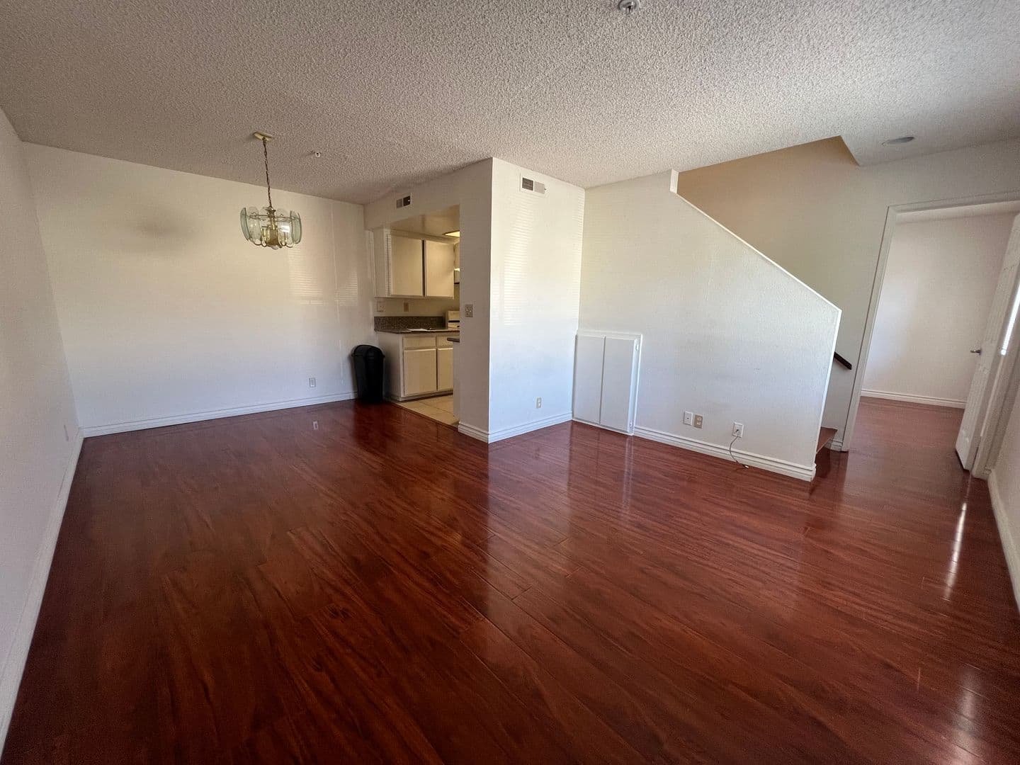 ALHAMBRA Apartment: 2200 LARCH ST