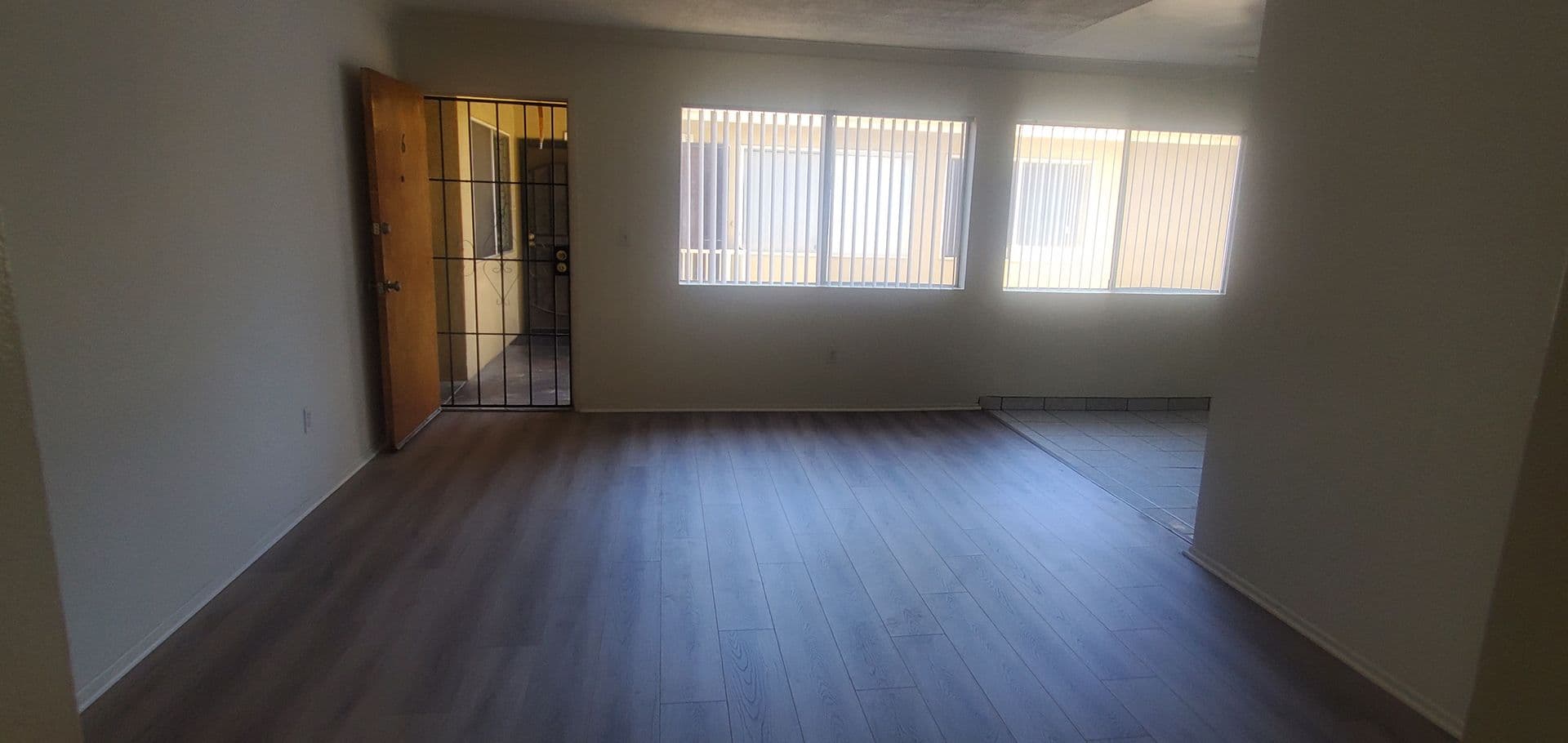 LONG BEACH Apartment: 488 E. LOUISE ST.