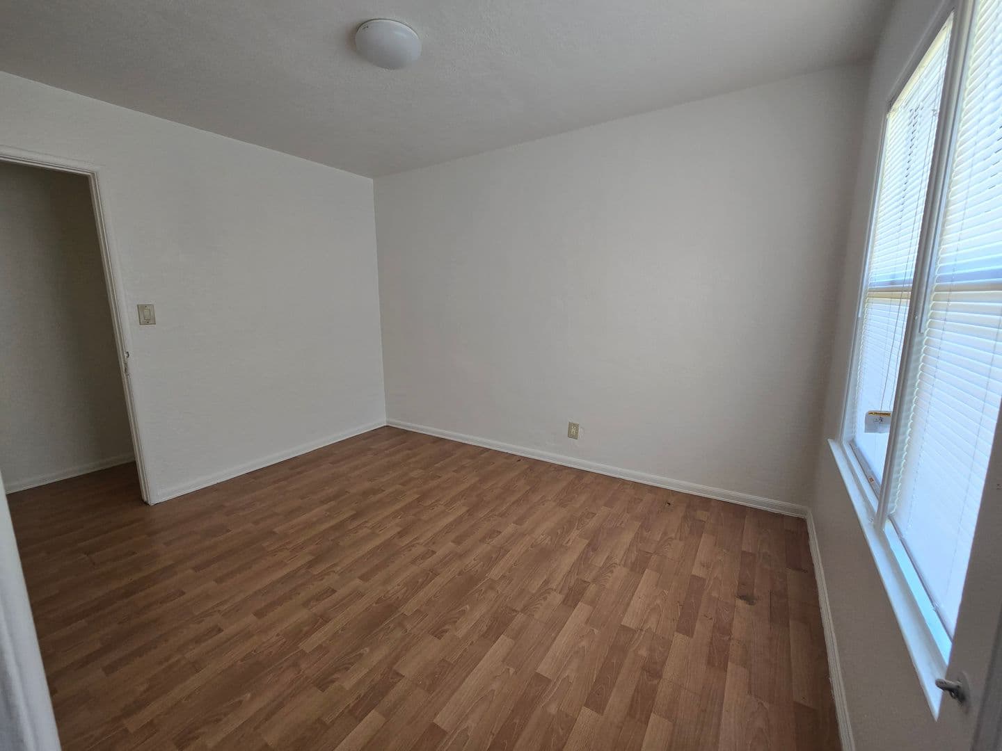 LONG BEACH Apartment: 2290 LOCUST AVE.