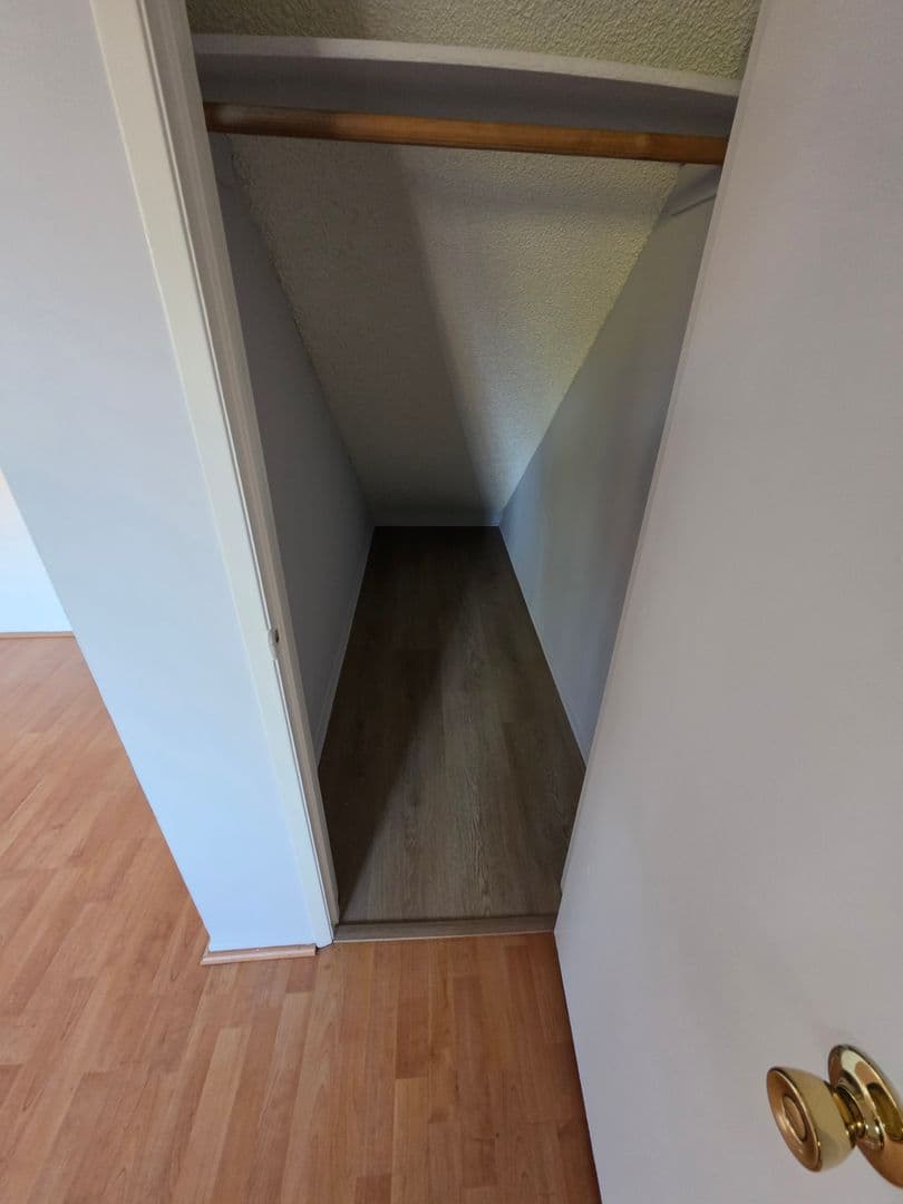SAN GABRIEL Apartment: 927 S. CHARLOTTE AVE.