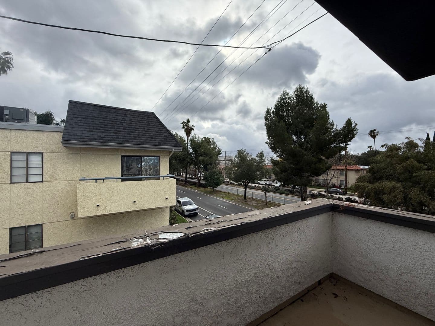 VALLEY VILLAGE Apartment: 5400 RADFORD AVE.