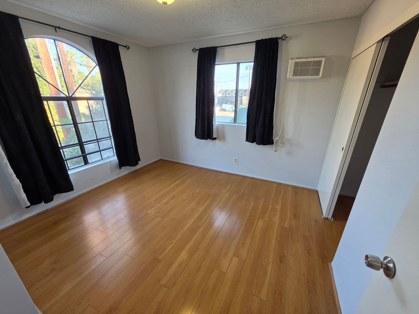 SAN GABRIEL Apartment: 927 S. CHARLOTTE AVE.