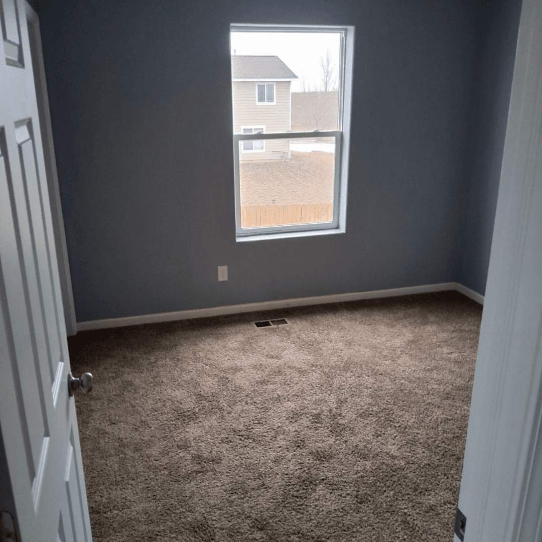 Watford City House: 3306 10th Ave NE