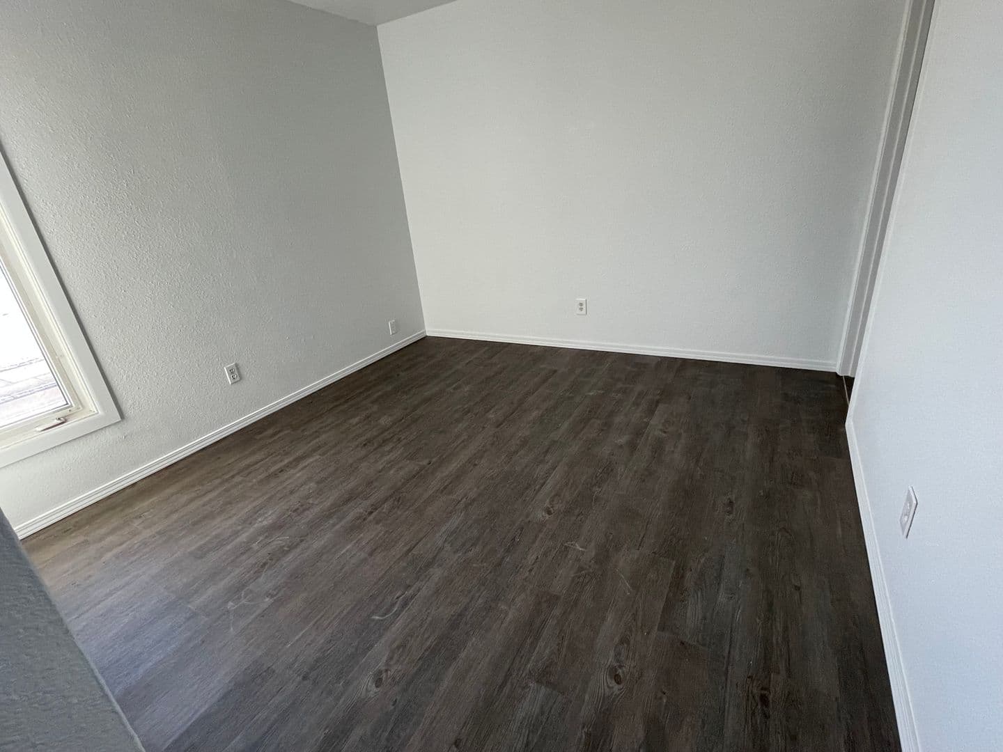 Williston Apartment: 1806 7th Ave East