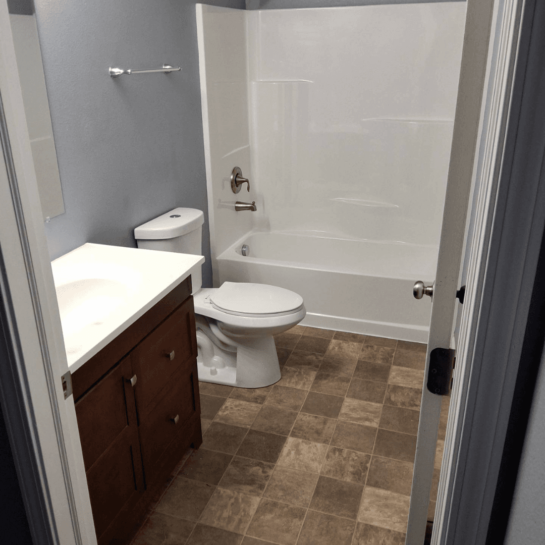 Watford City House: 3306 10th Ave NE
