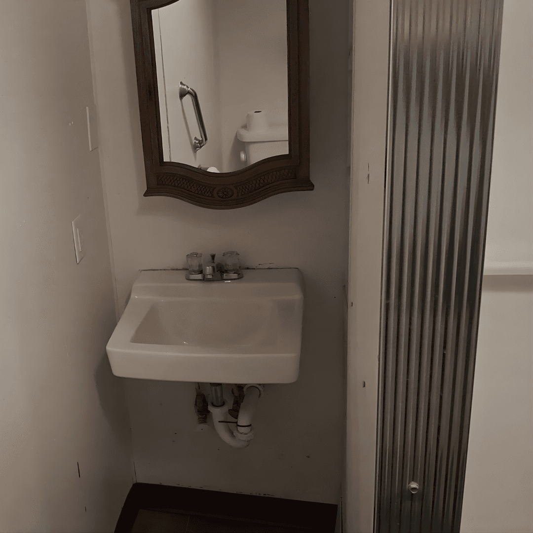 Williston Apartment: 802 Main ST