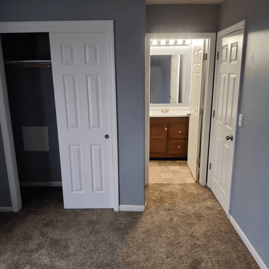 Watford City House: 3306 10th Ave NE