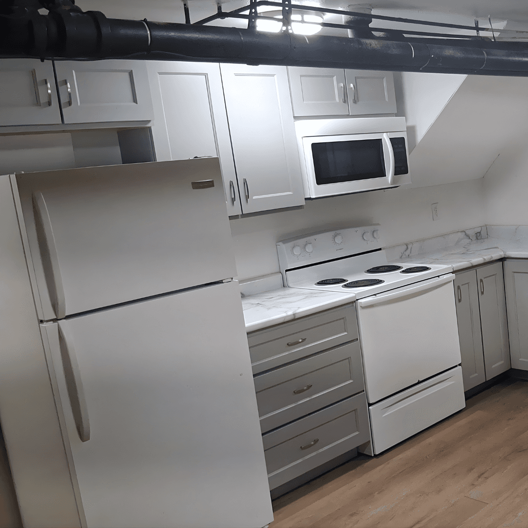 Williston Apartment: 802 Main ST