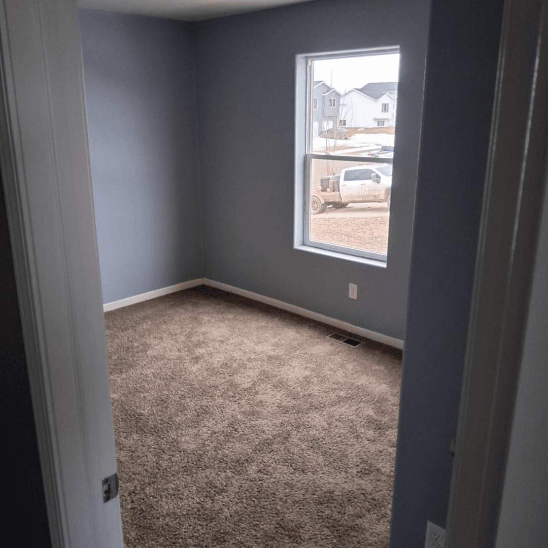 Watford City House: 3306 10th Ave NE