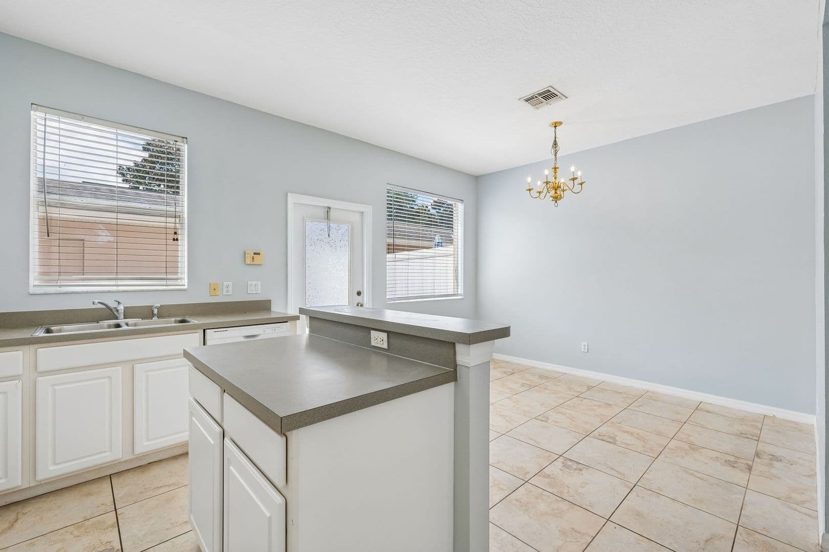 Windermere Townhome: 12740 Langstaff Dr