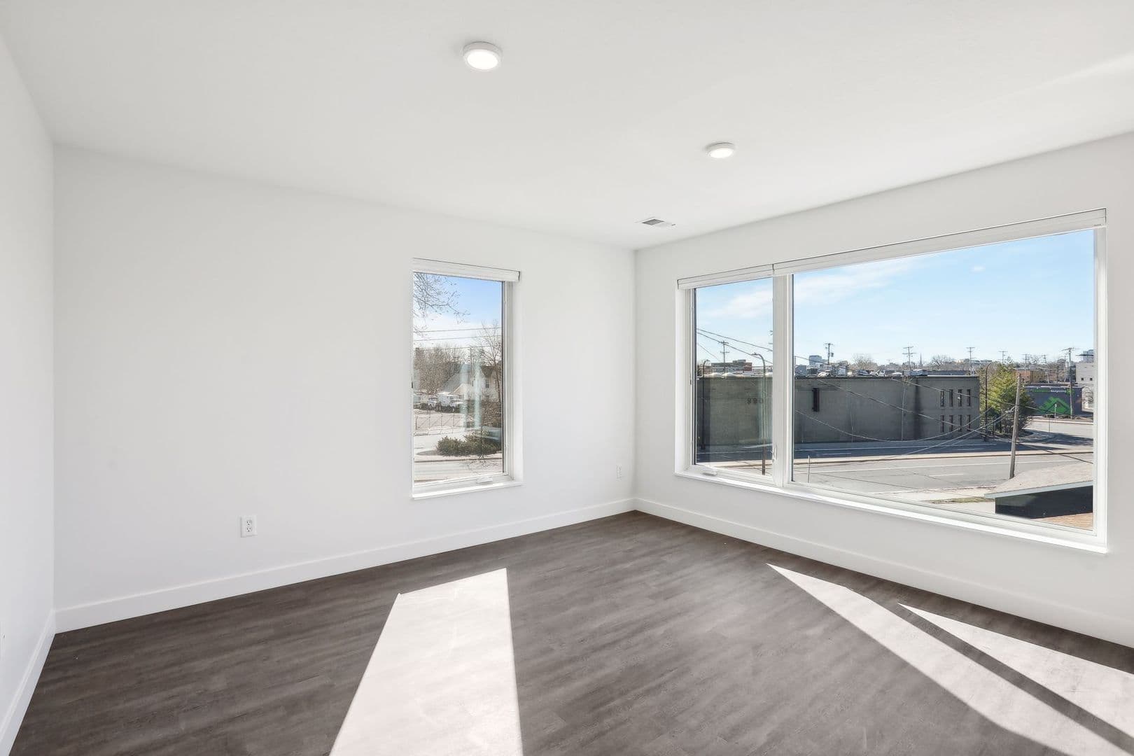 Minneapolis Apartment: 633 Van  Buren Street NE