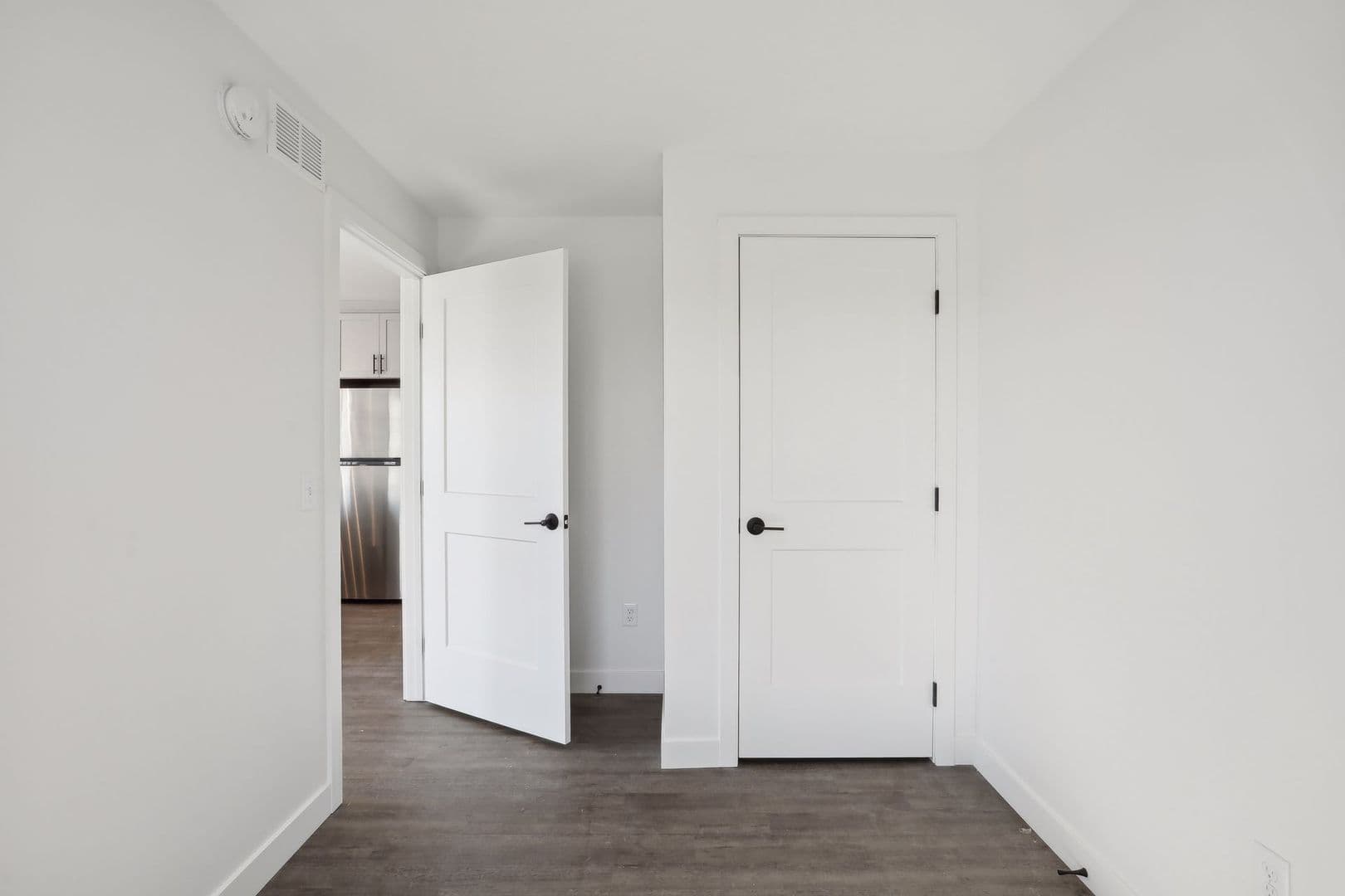 Minneapolis Apartment: 633 Van  Buren Street NE