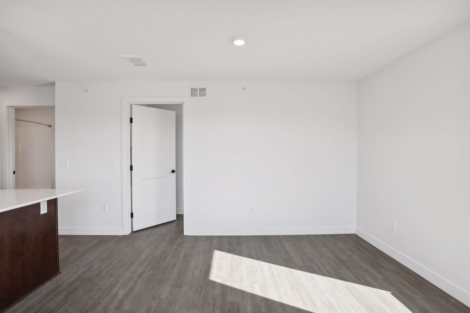 Minneapolis Apartment: 633 Van  Buren Street NE