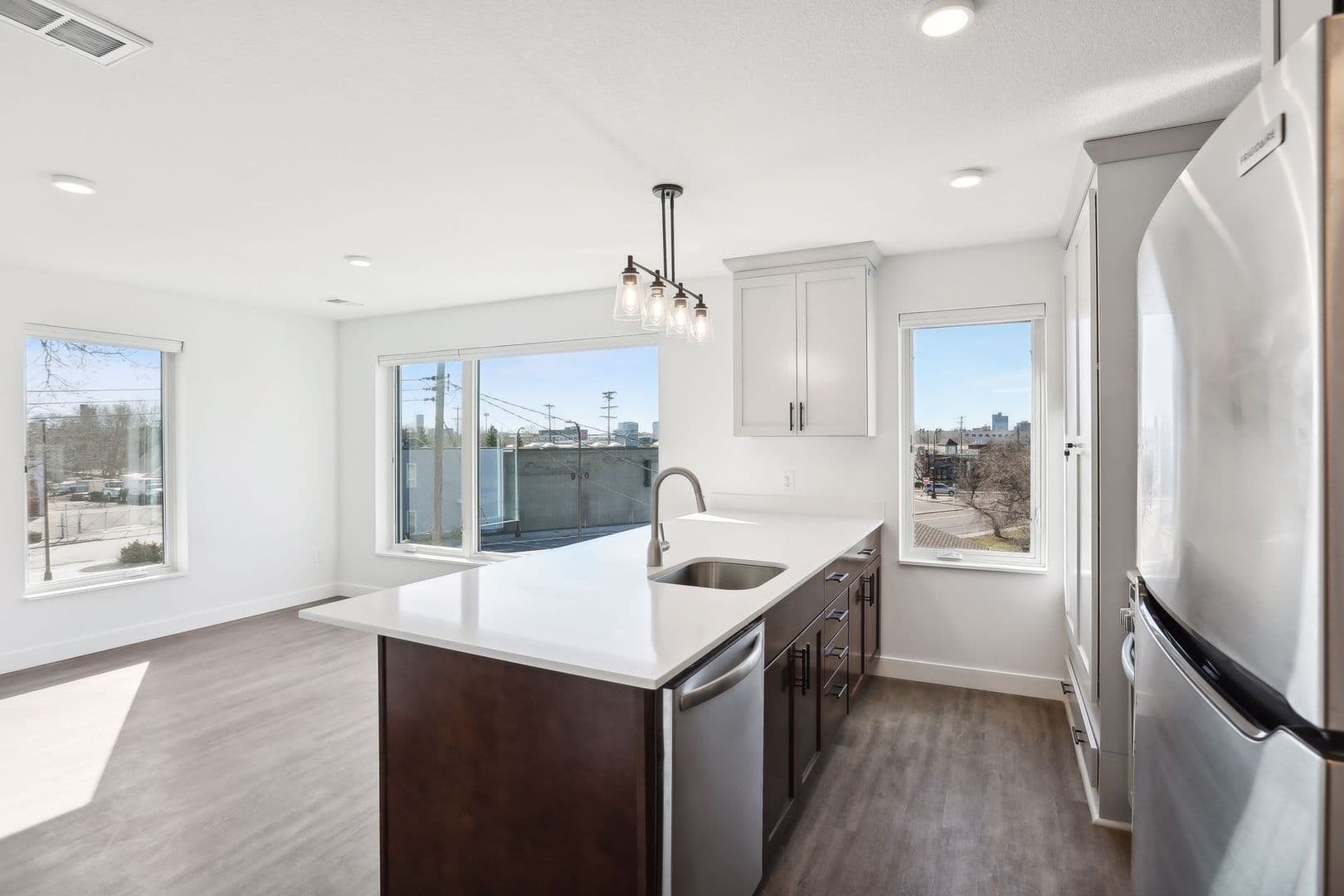 Minneapolis Apartment: 633 Van  Buren Street NE