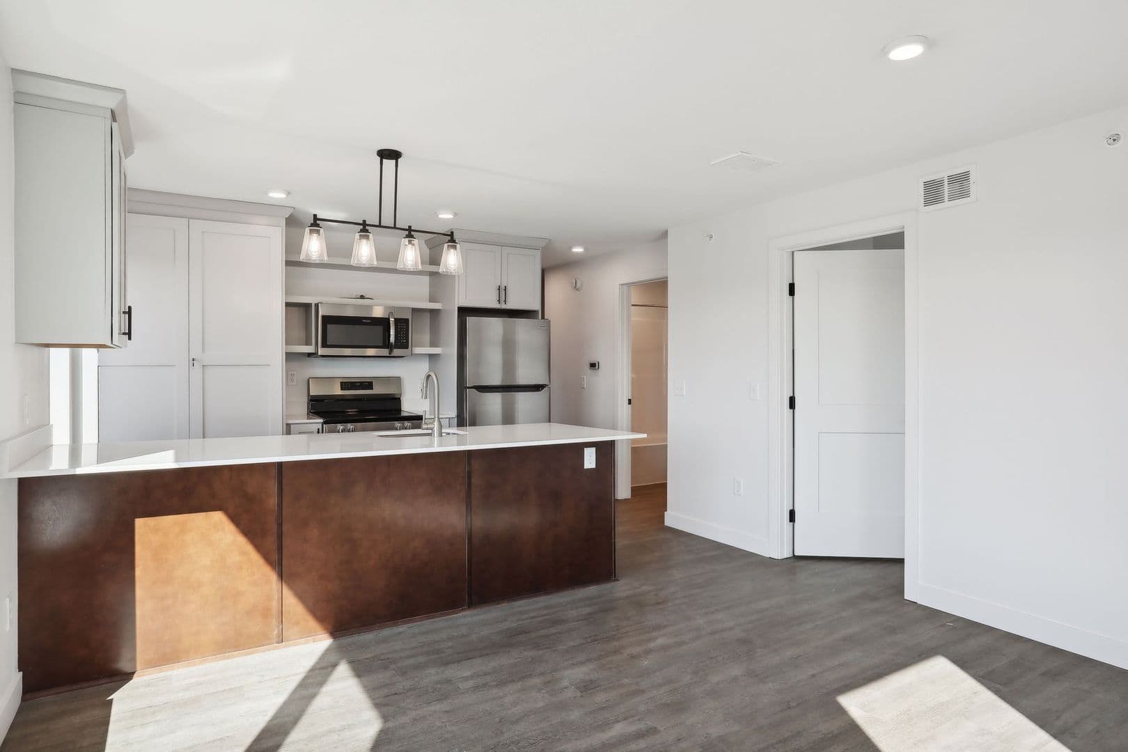 Minneapolis Apartment: 633 Van  Buren Street NE