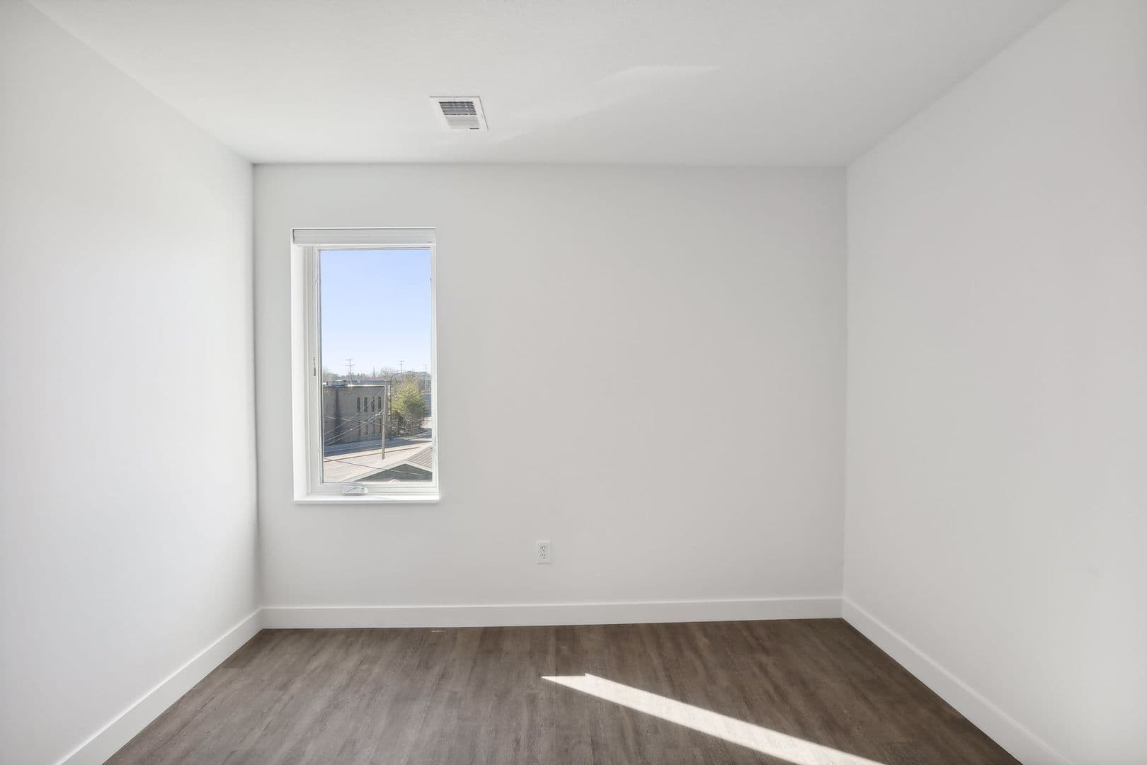 Minneapolis Apartment: 633 Van  Buren Street NE