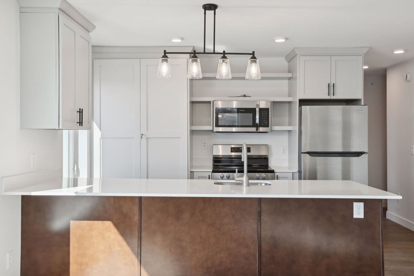 Minneapolis Apartment: 633 Van  Buren Street NE