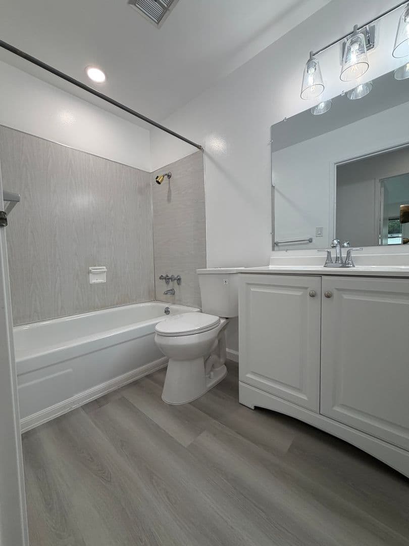 San Mateo Apartment: 1320 Palos Verdes Drive