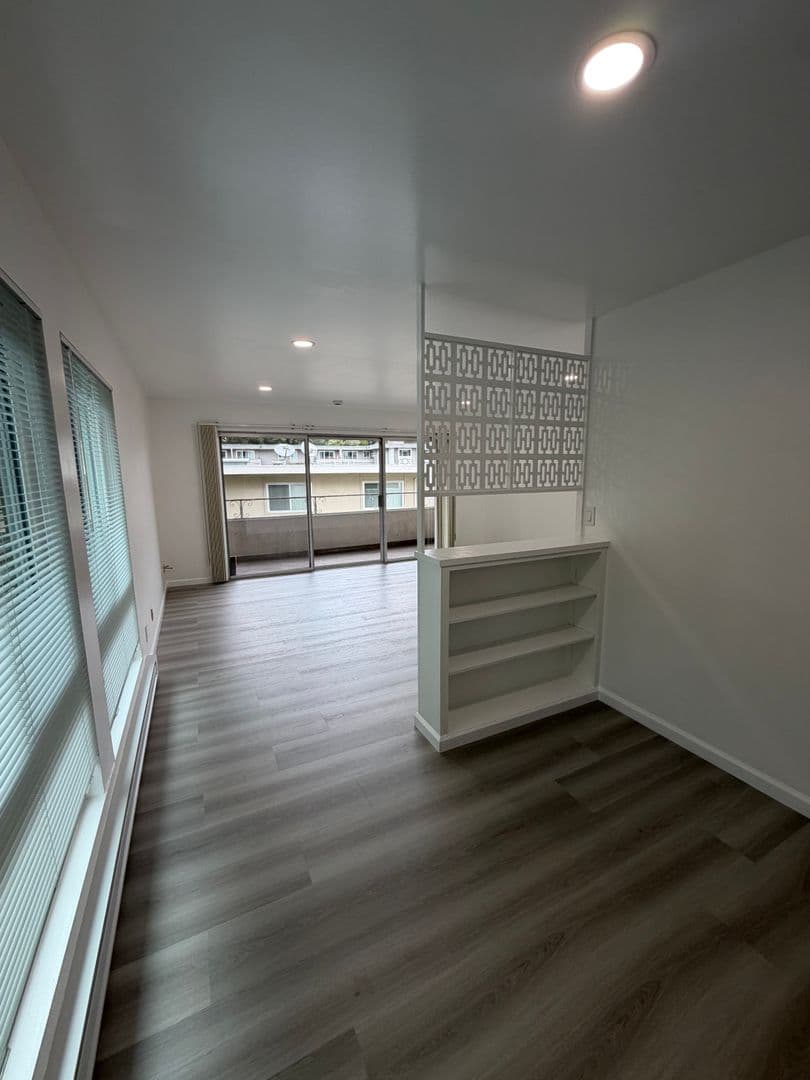 San Mateo Apartment: 1320 Palos Verdes Drive