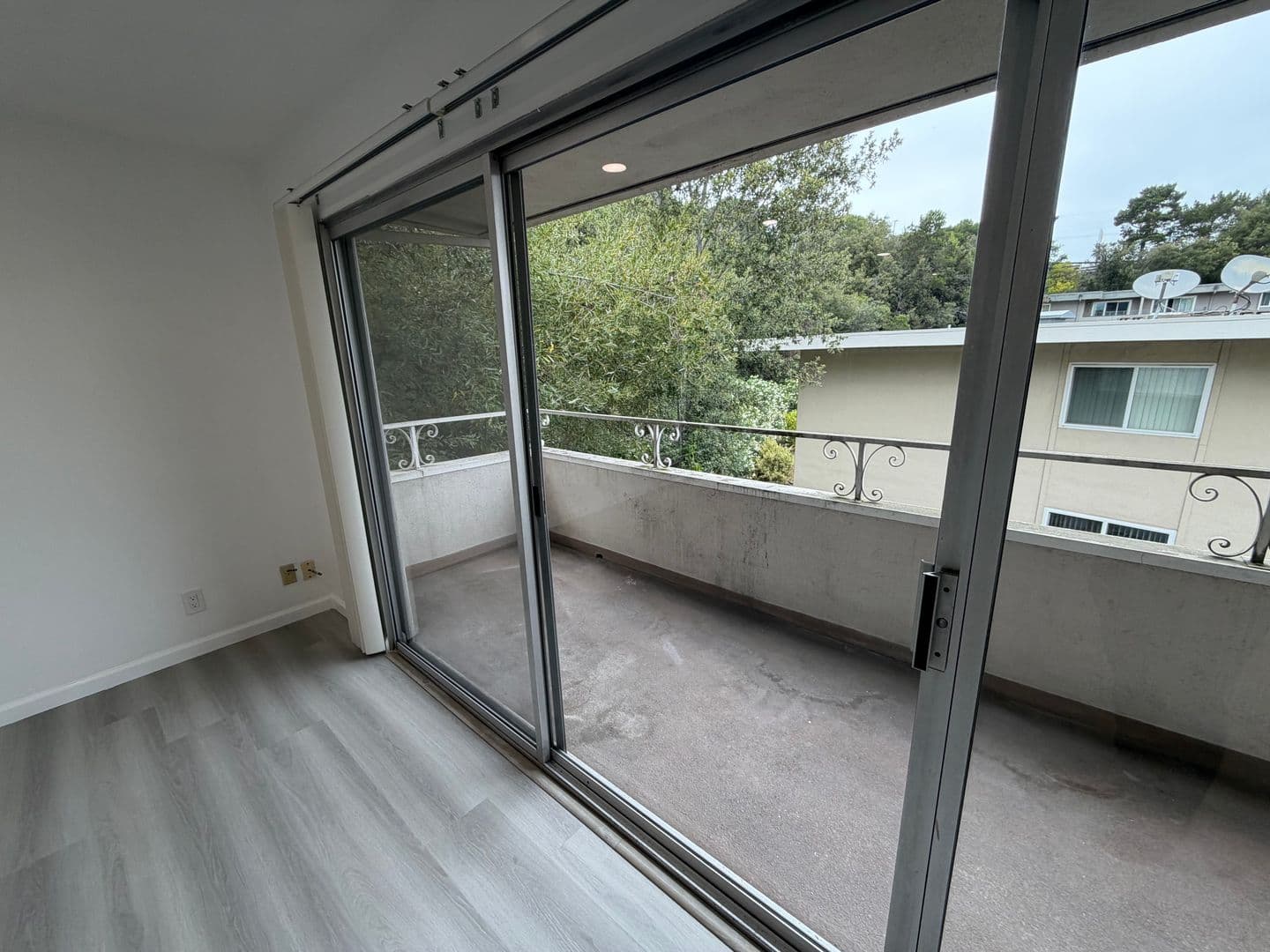 San Mateo Apartment: 1320 Palos Verdes Drive