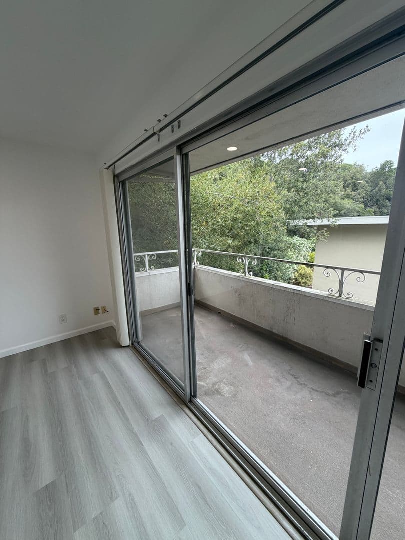 San Mateo Apartment: 1320 Palos Verdes Drive