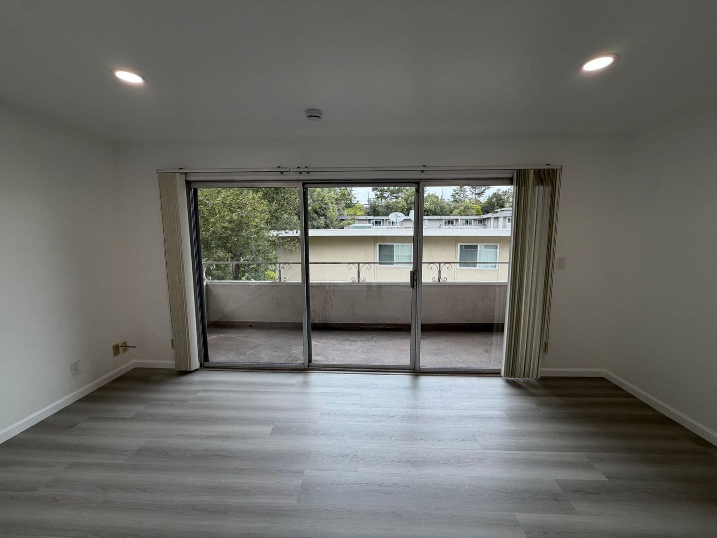 San Mateo Apartment: 1320 Palos Verdes Drive