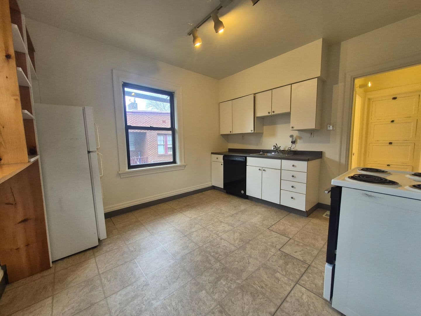 Pittsburgh Apartment: 125 N. Homewood Avenue