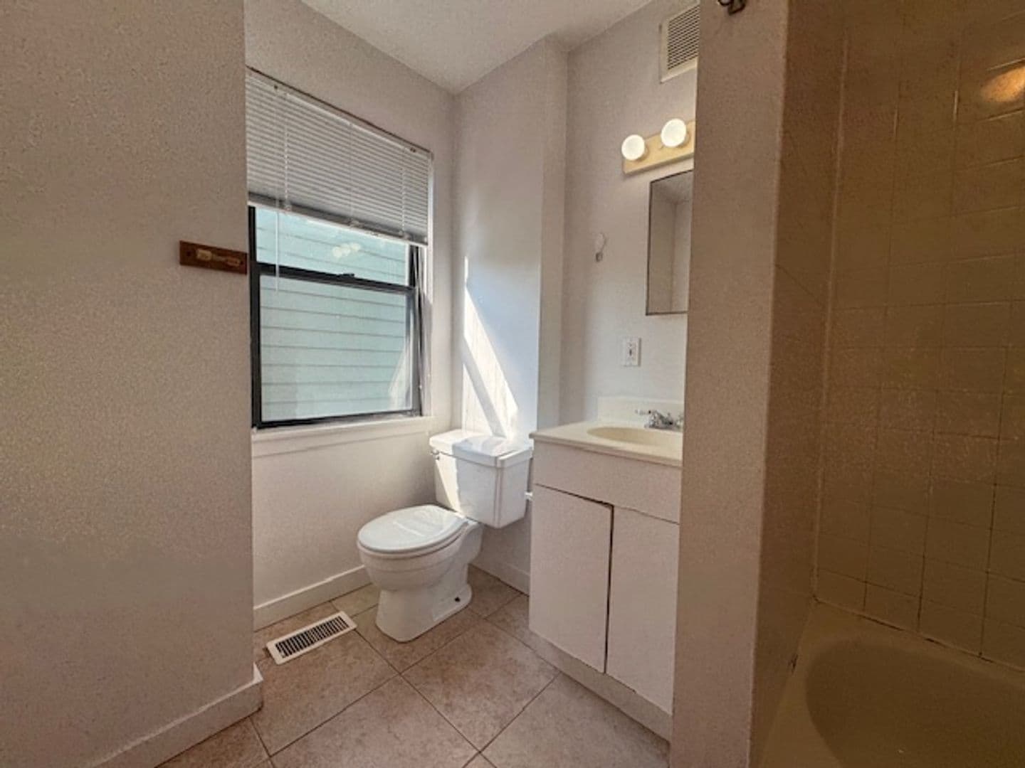 Pittsburgh Apartment: 15 Boundary Street