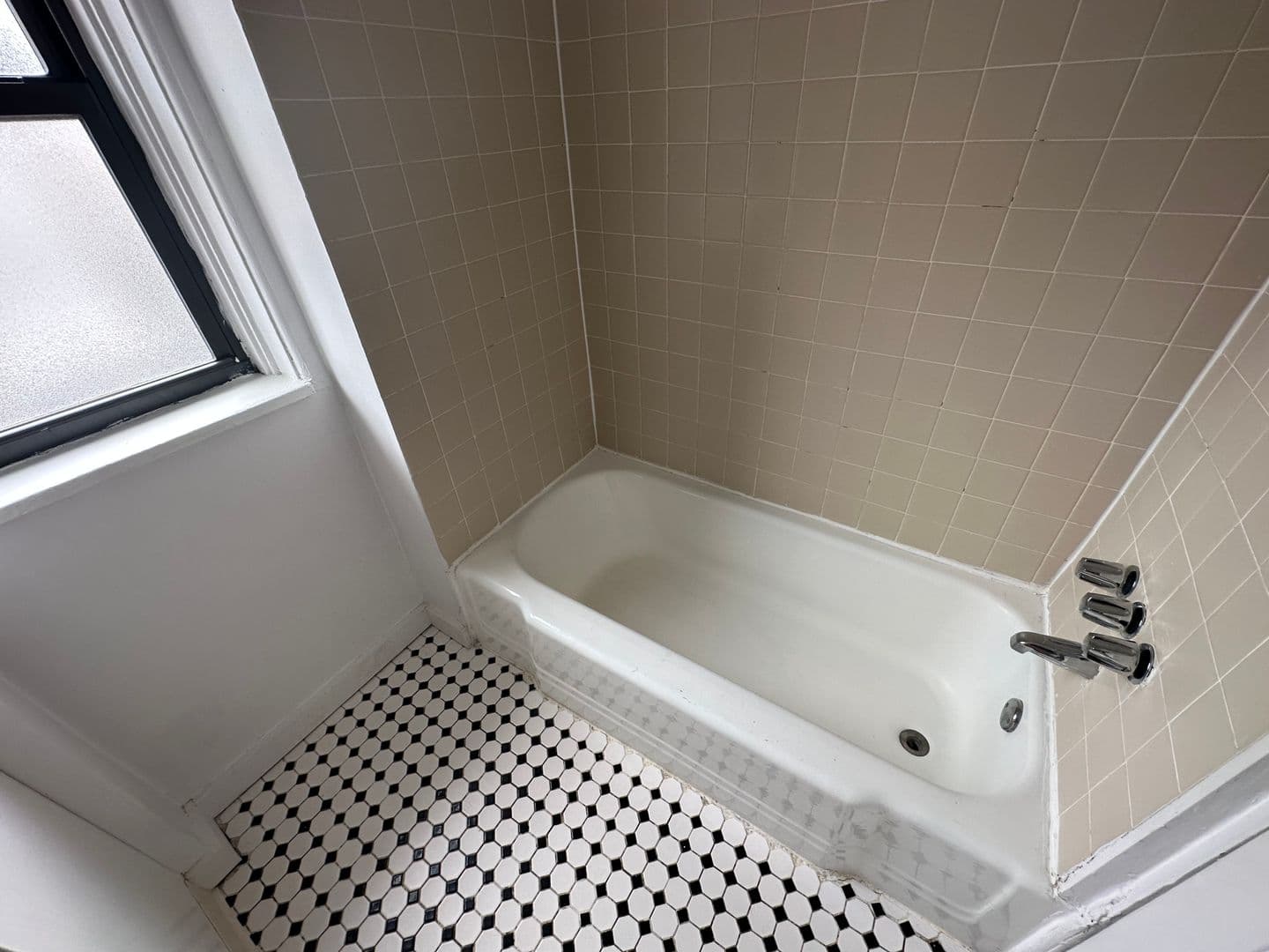 Pittsburgh Apartment: 3530 Louisa Street