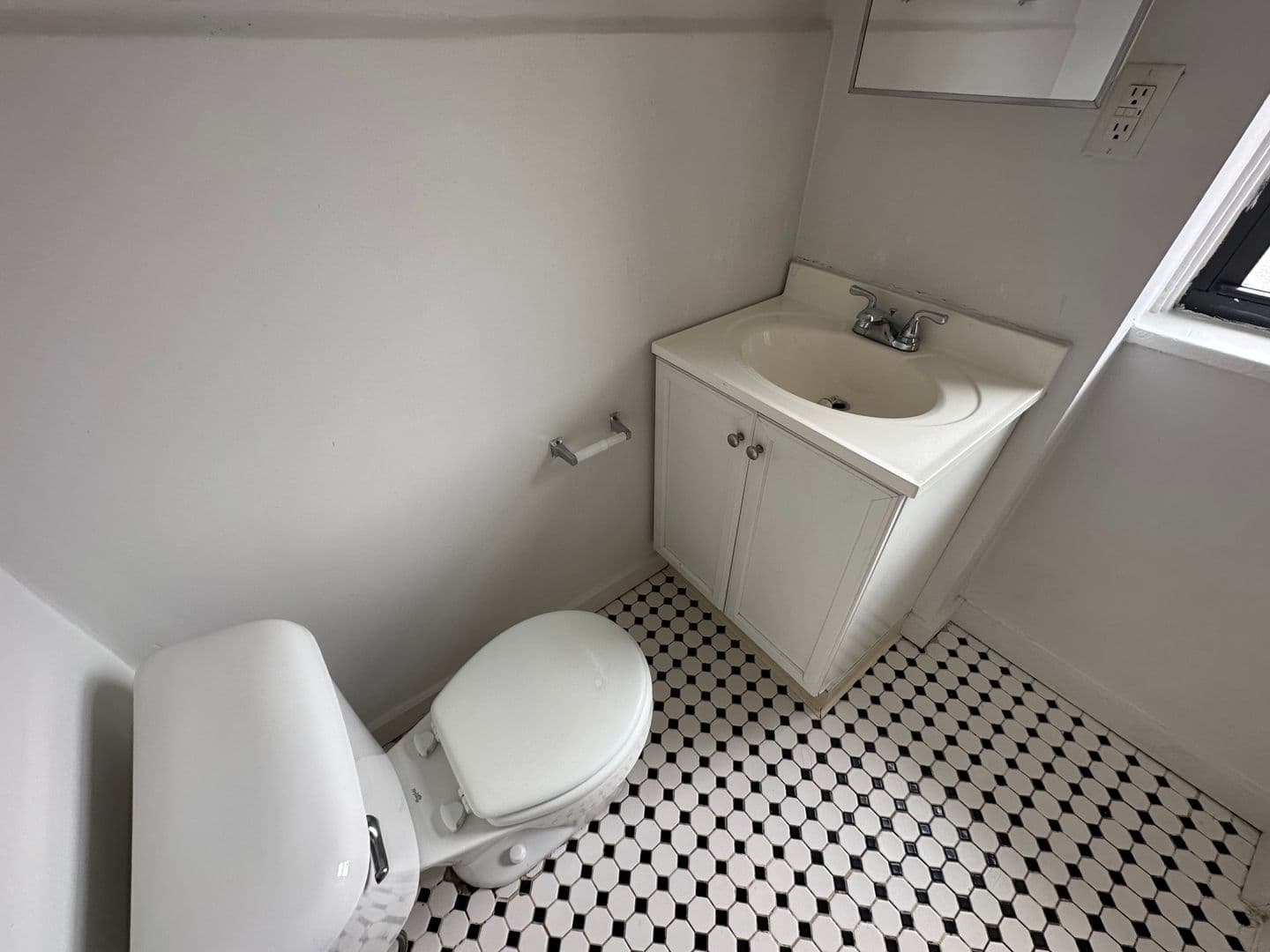 Pittsburgh Apartment: 3530 Louisa Street