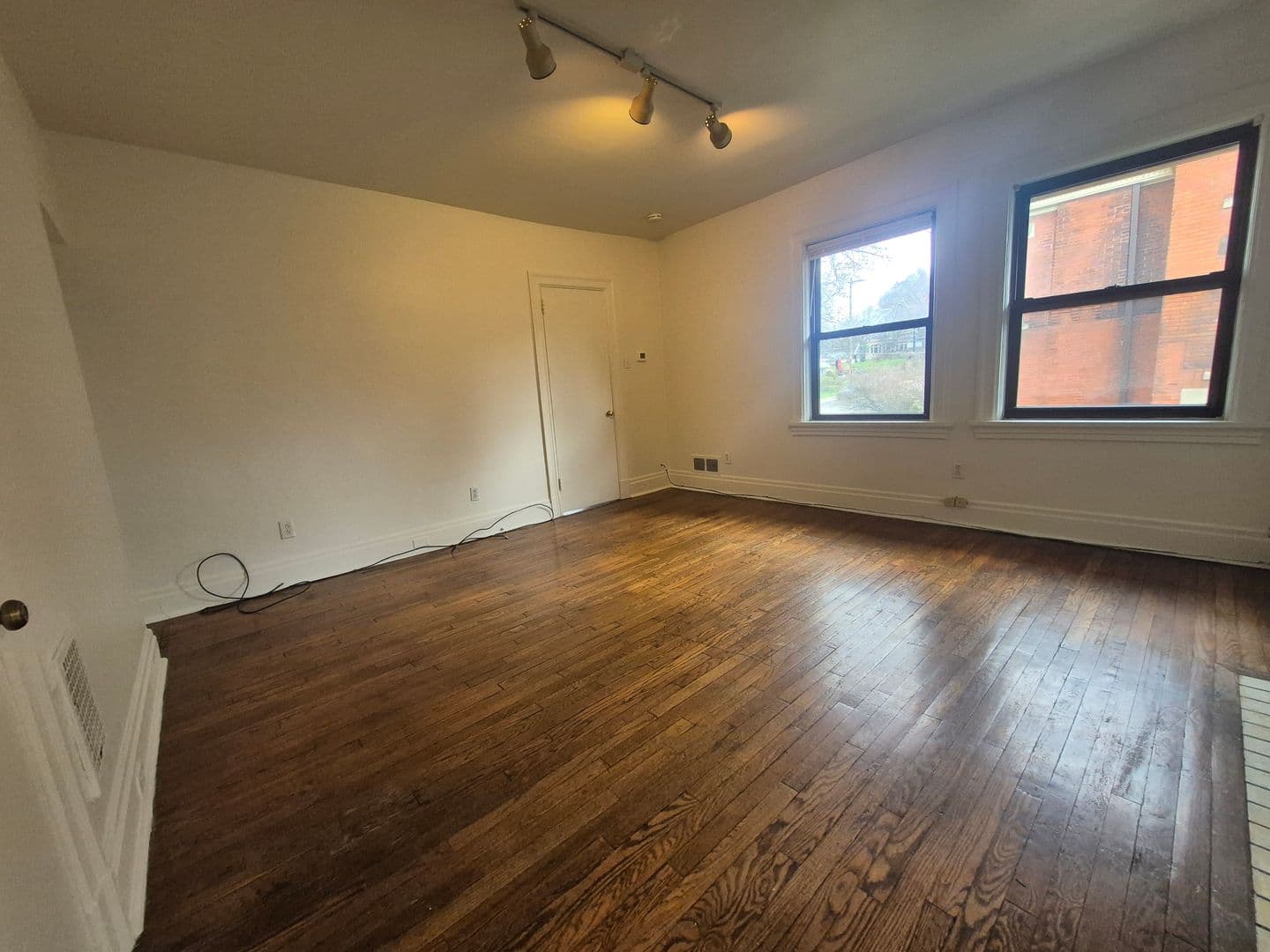Pittsburgh Apartment: 125 N. Homewood Avenue