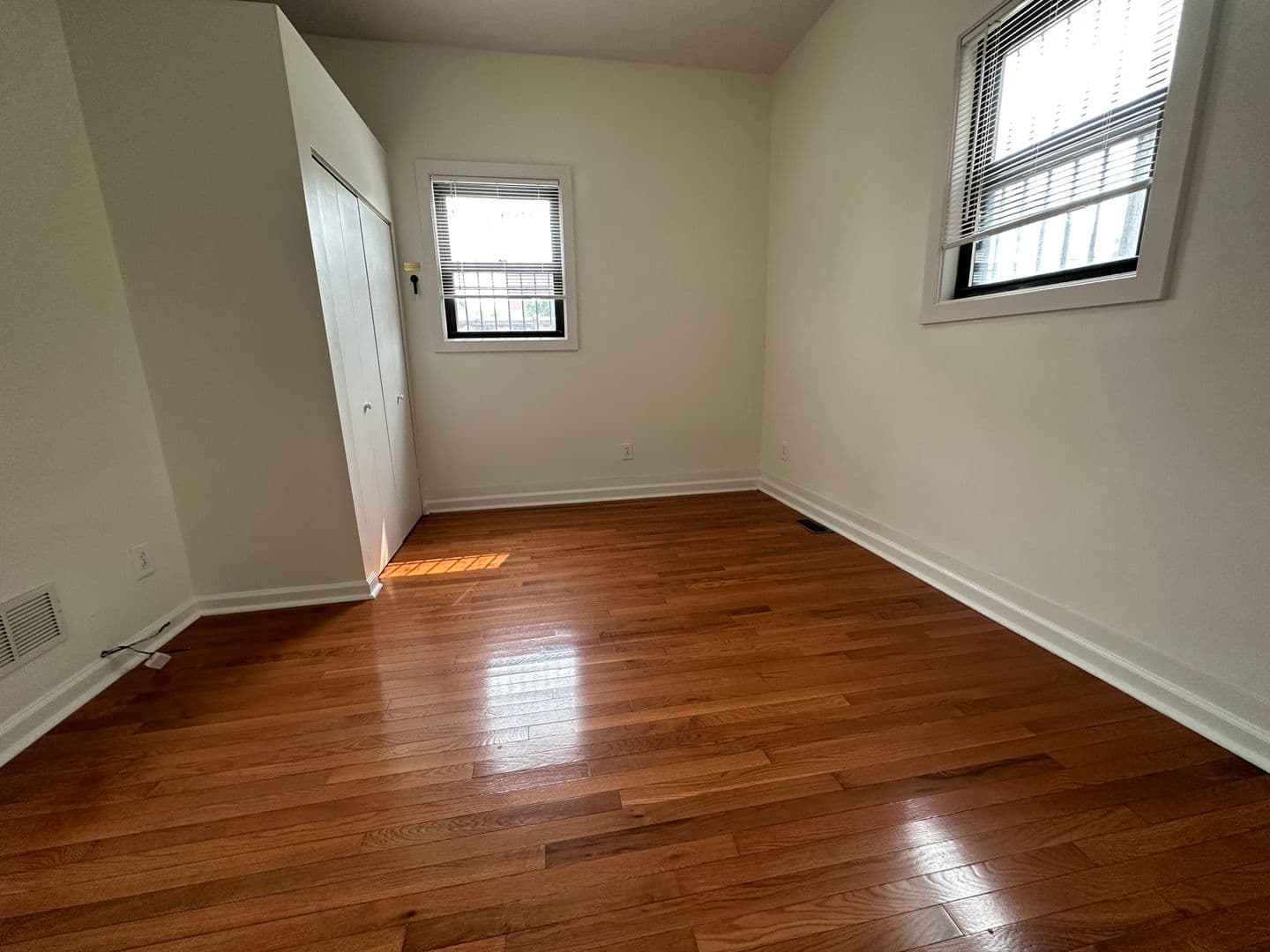 Pittsburgh Apartment: 114 Morewood Avenue