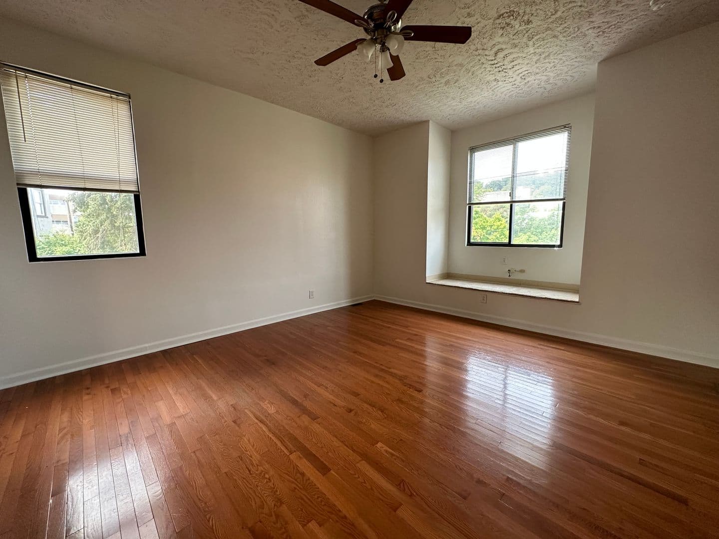 Pittsburgh Apartment: 114 Morewood Avenue