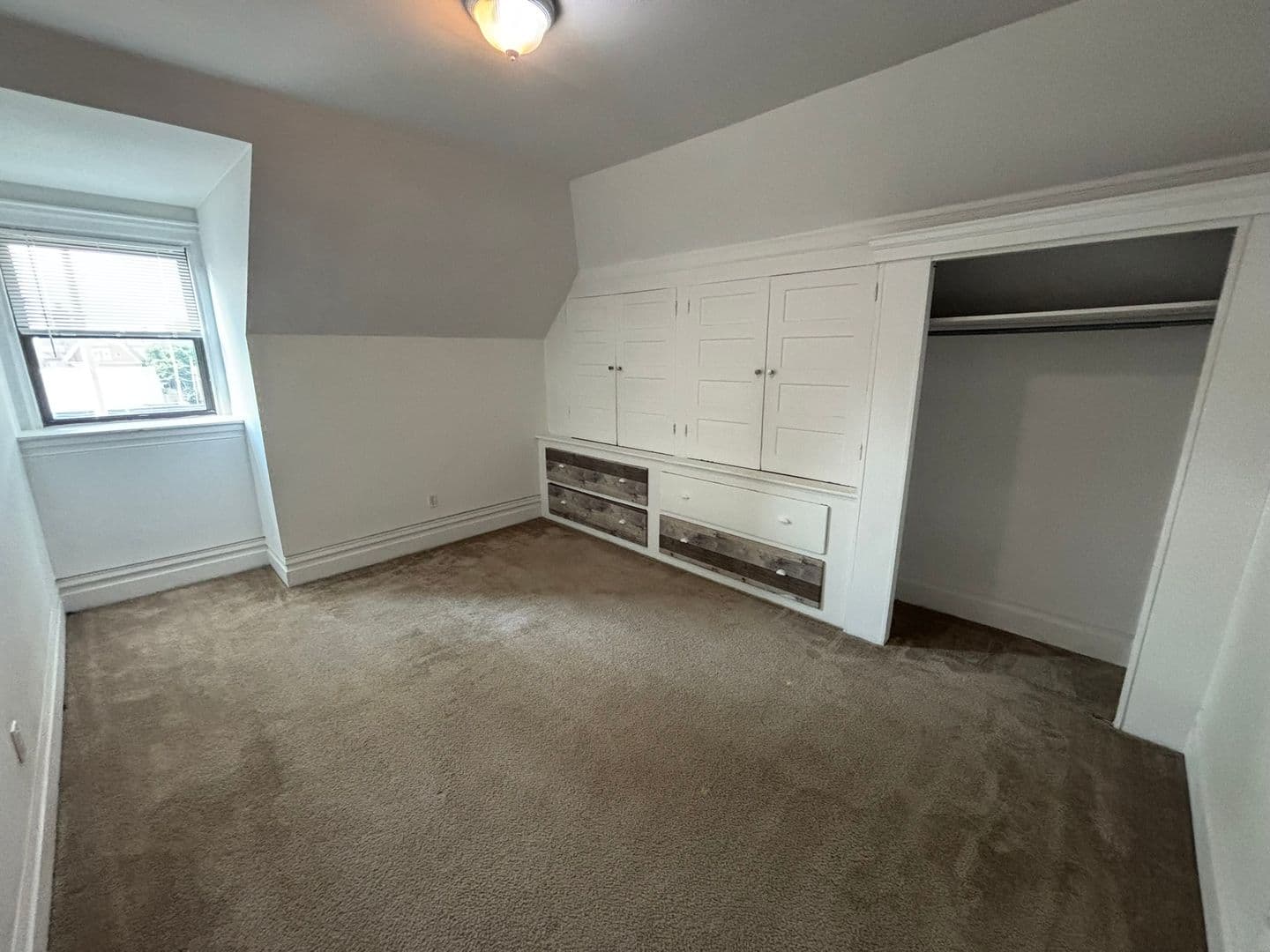 Pittsburgh Apartment: 4821 Centre Avenue