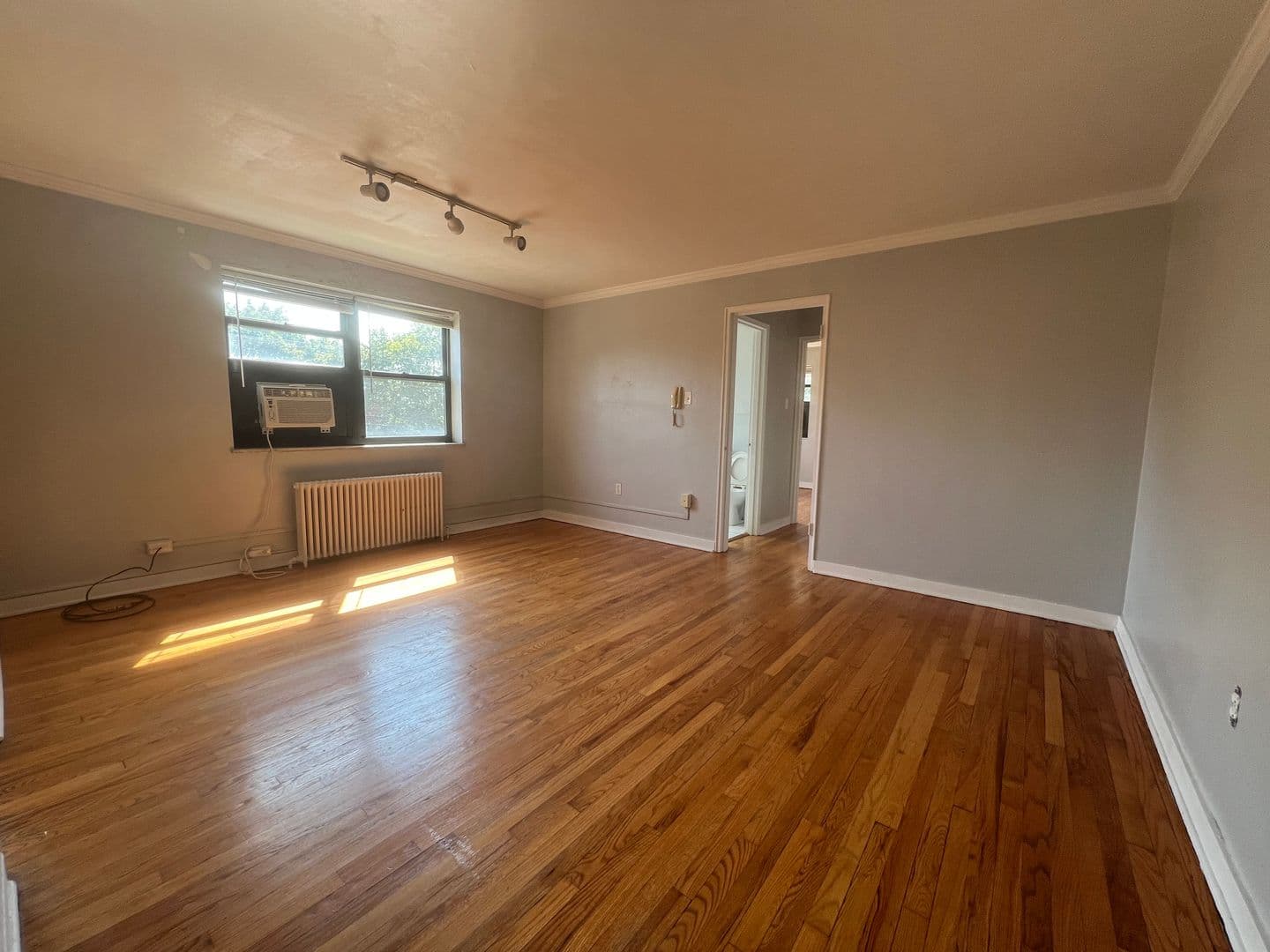 Pittsburgh Apartment: 5208 Stanton Avenue