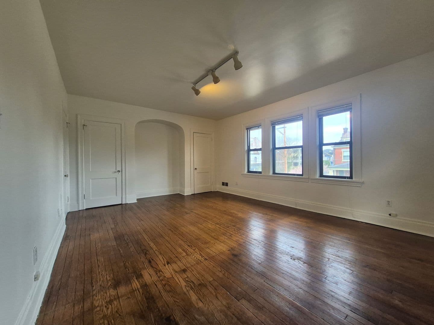 Pittsburgh Apartment: 125 N. Homewood Avenue