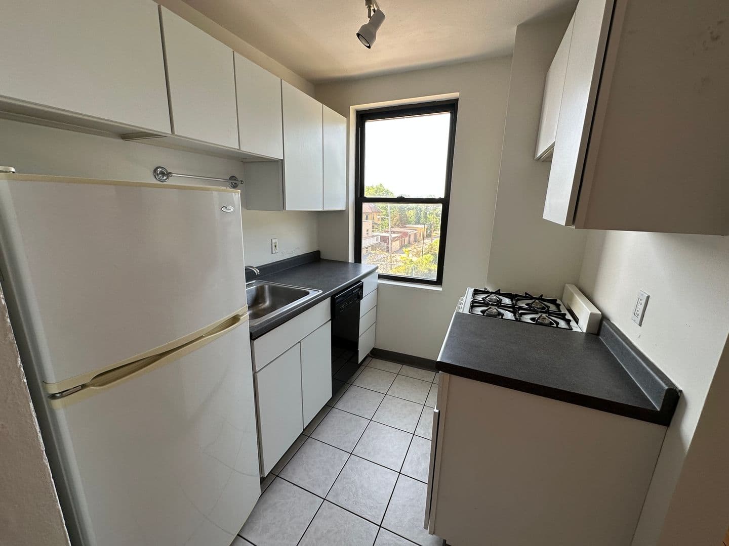 Pittsburgh Apartment: 147 S. Negley Avenue