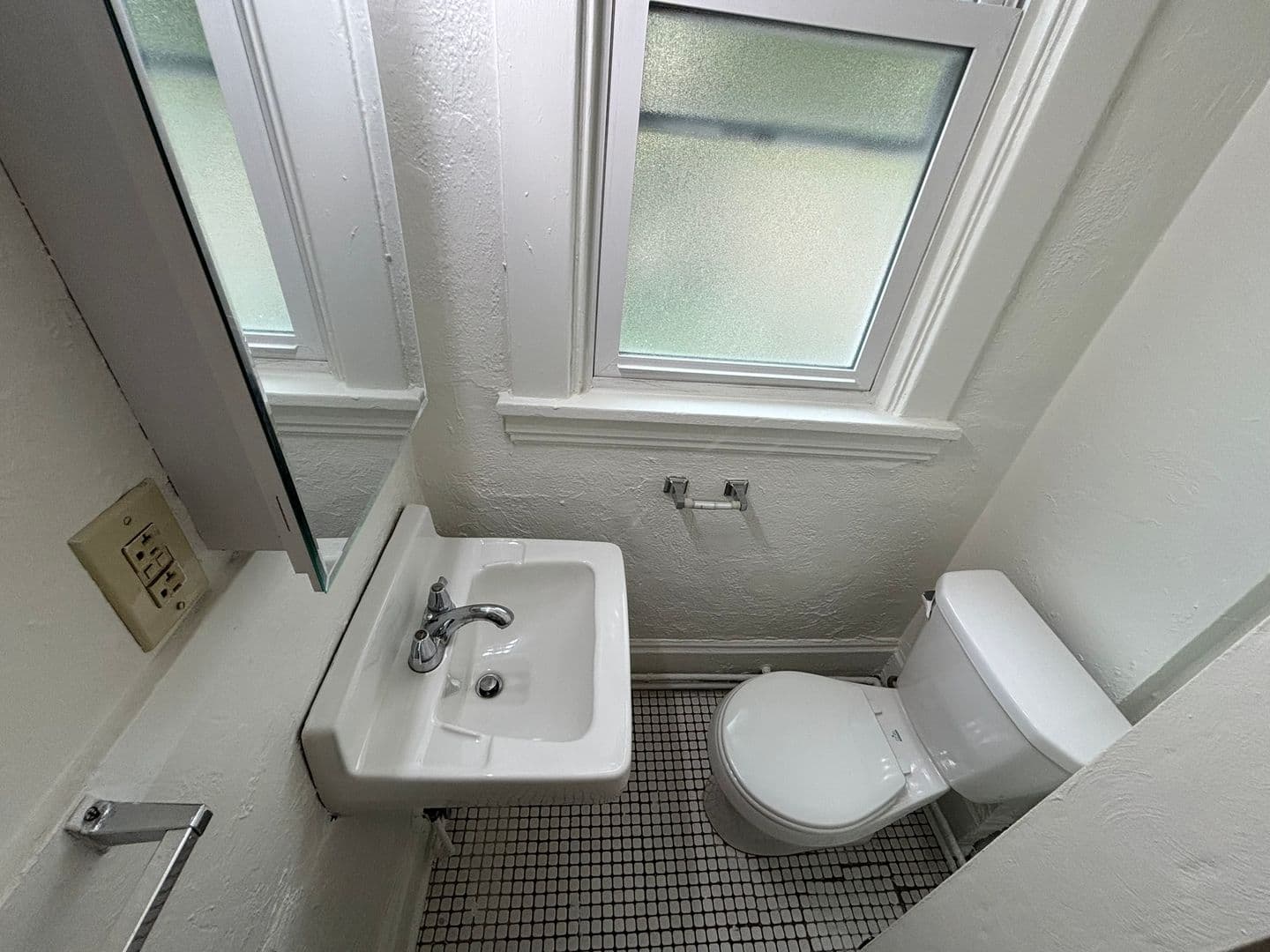 Pittsburgh Apartment: 333 Morewood Avenue