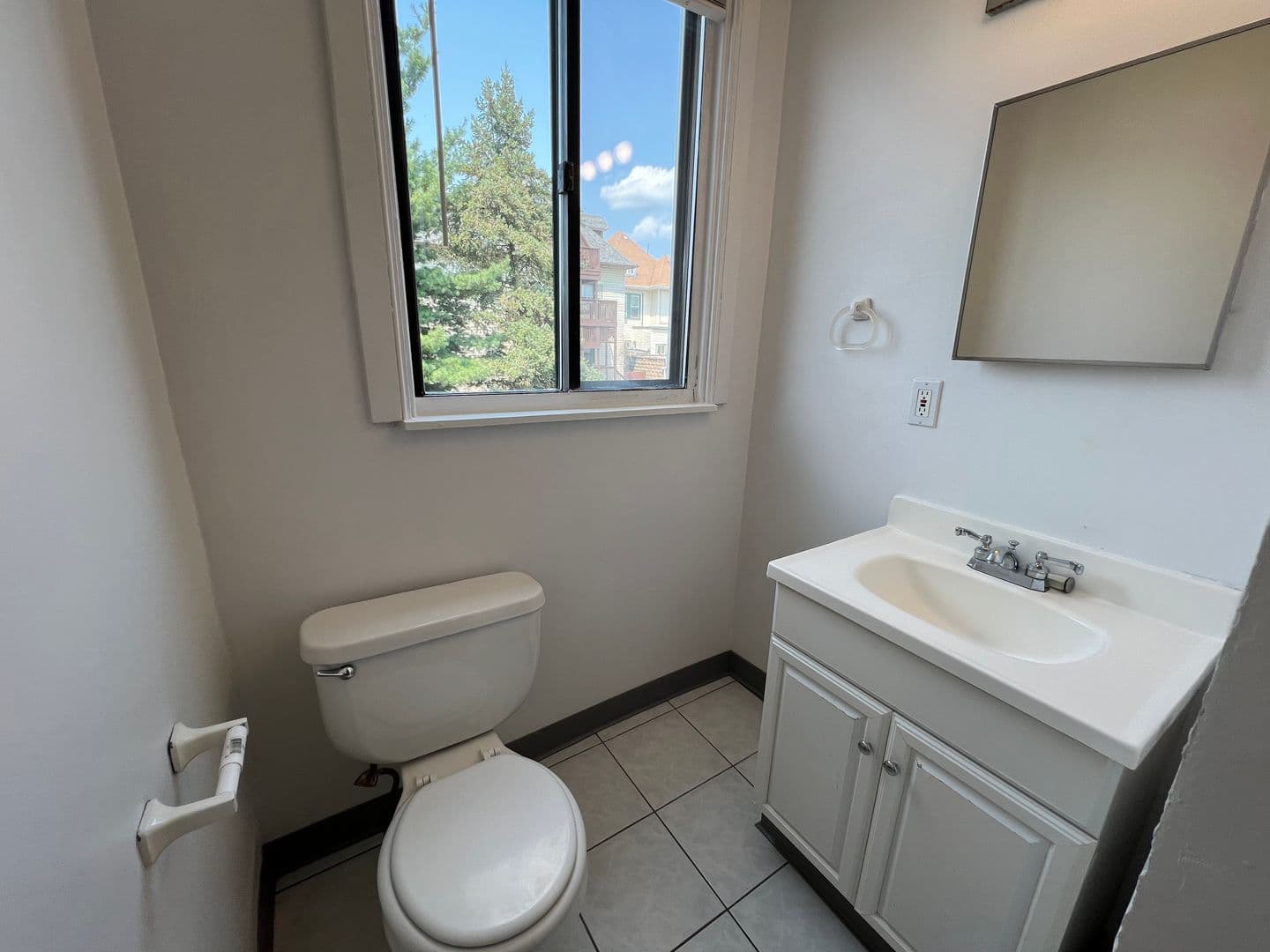 Pittsburgh Apartment: 4707 Maripoe Street