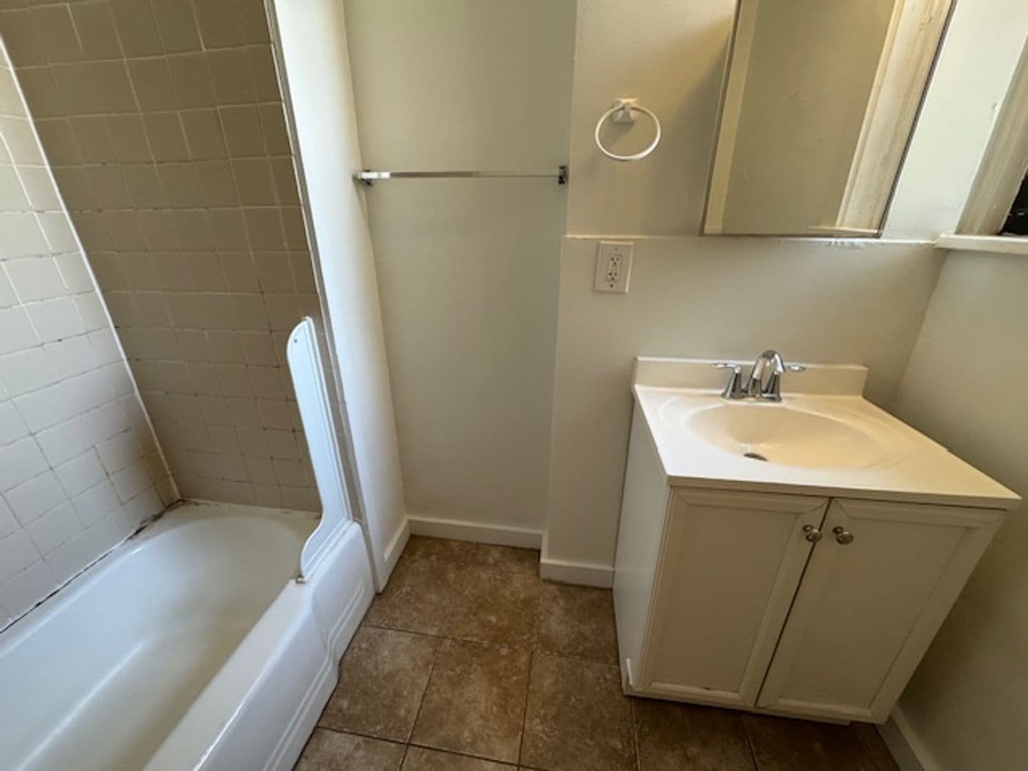 Pittsburgh Apartment: 3530 Louisa Street