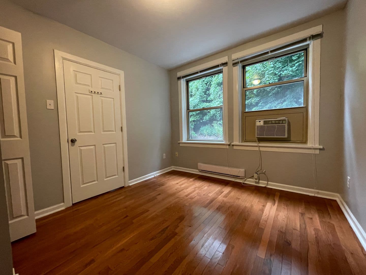 Pittsburgh Apartment: 5717 Hobart Street