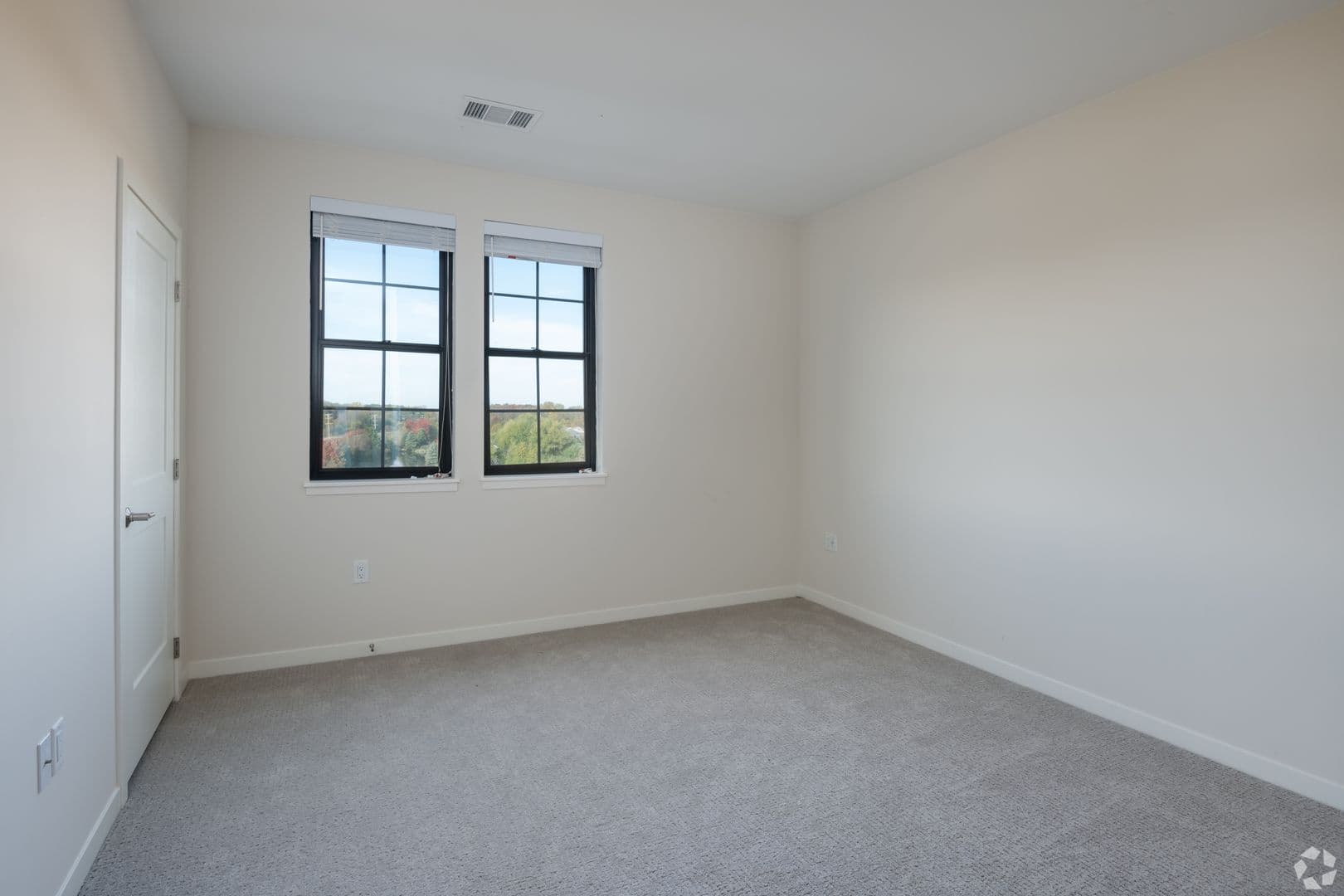 Menasha Apartment: 3001 - 3003 Community Way