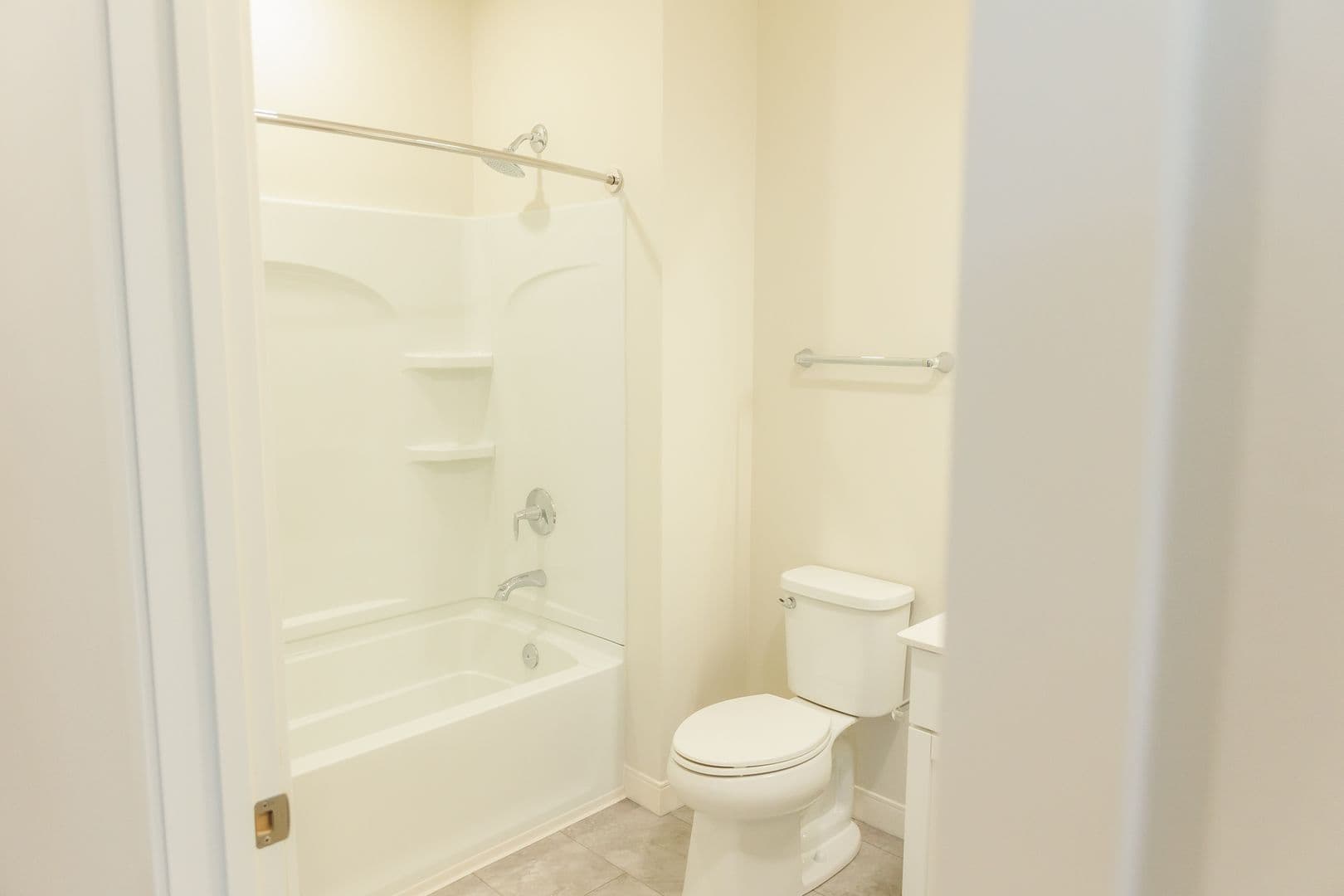 Menasha Apartment: 3001 - 3003 Community Way