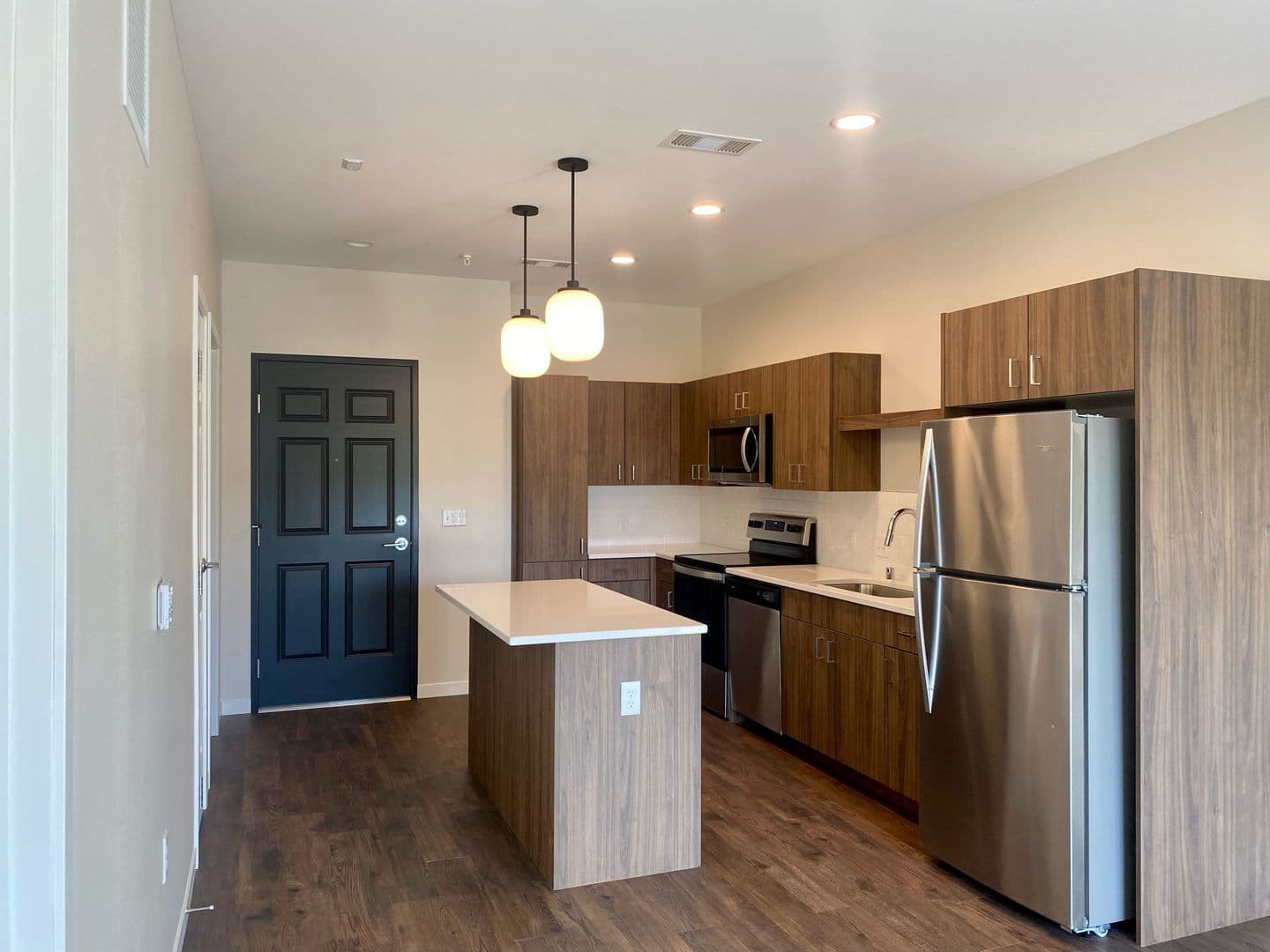 Menasha Apartment: 225 Main Street