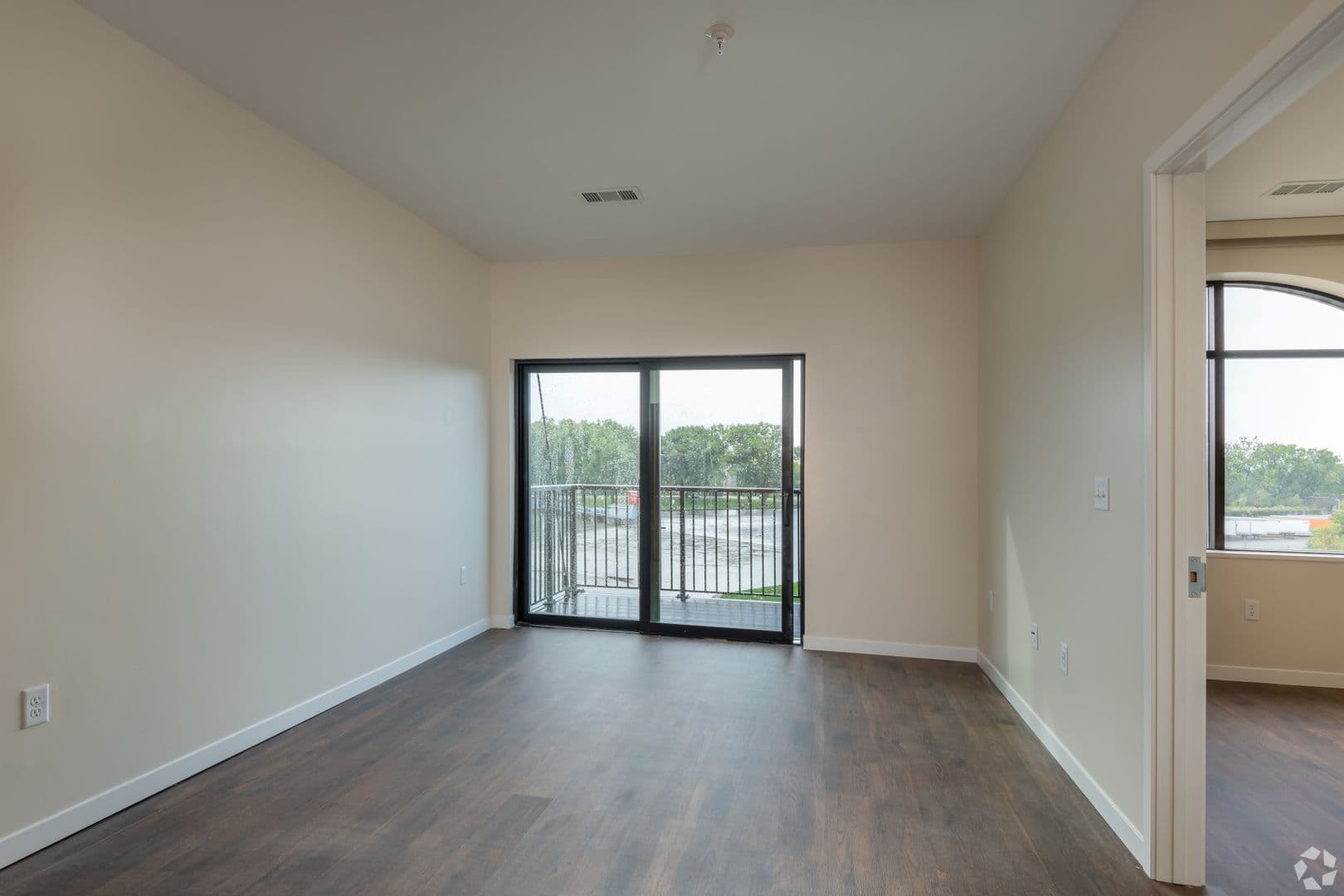 Menasha Apartment: 225 Main Street