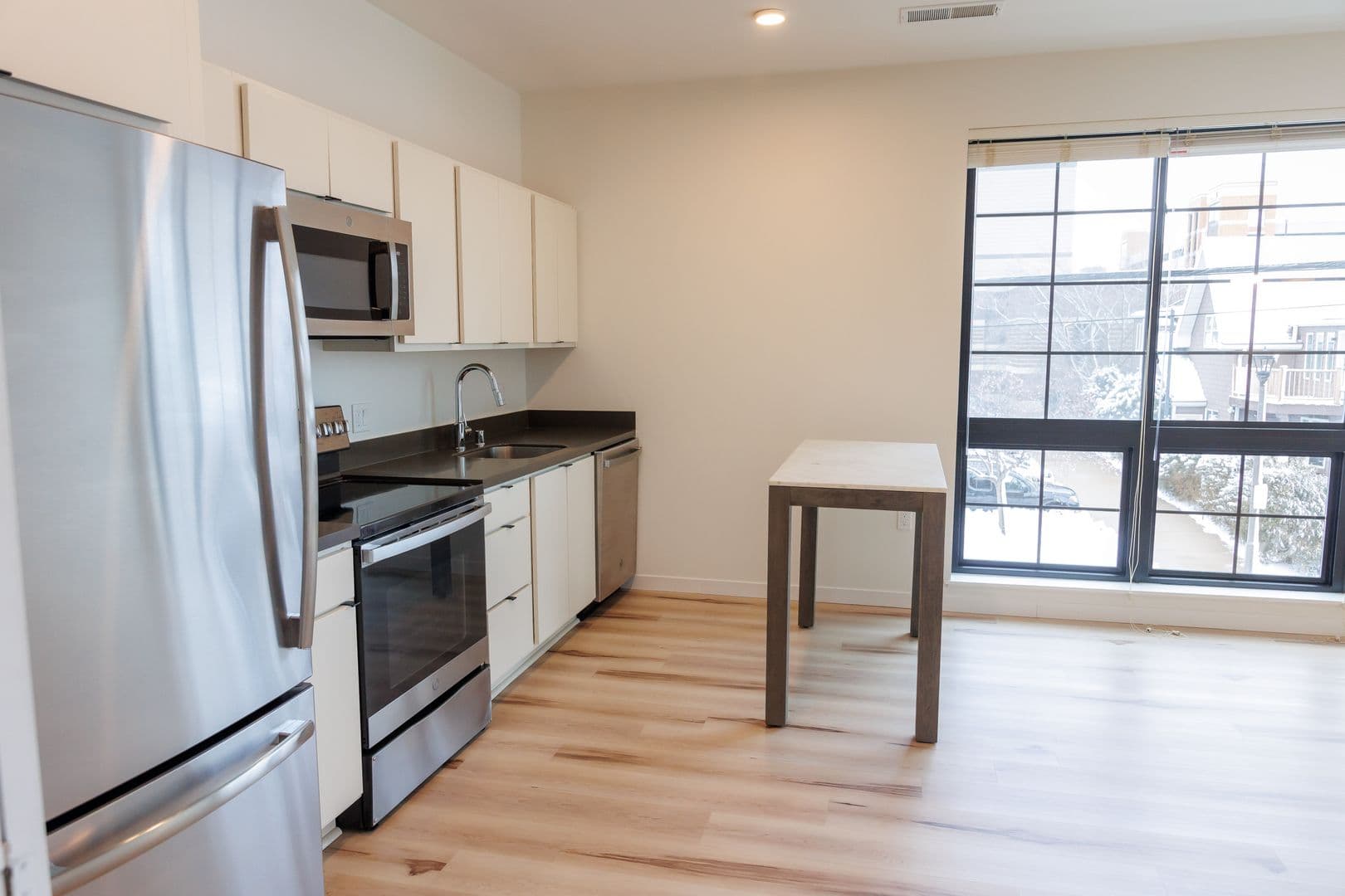 Appleton Apartment: 118 N Durkee Street